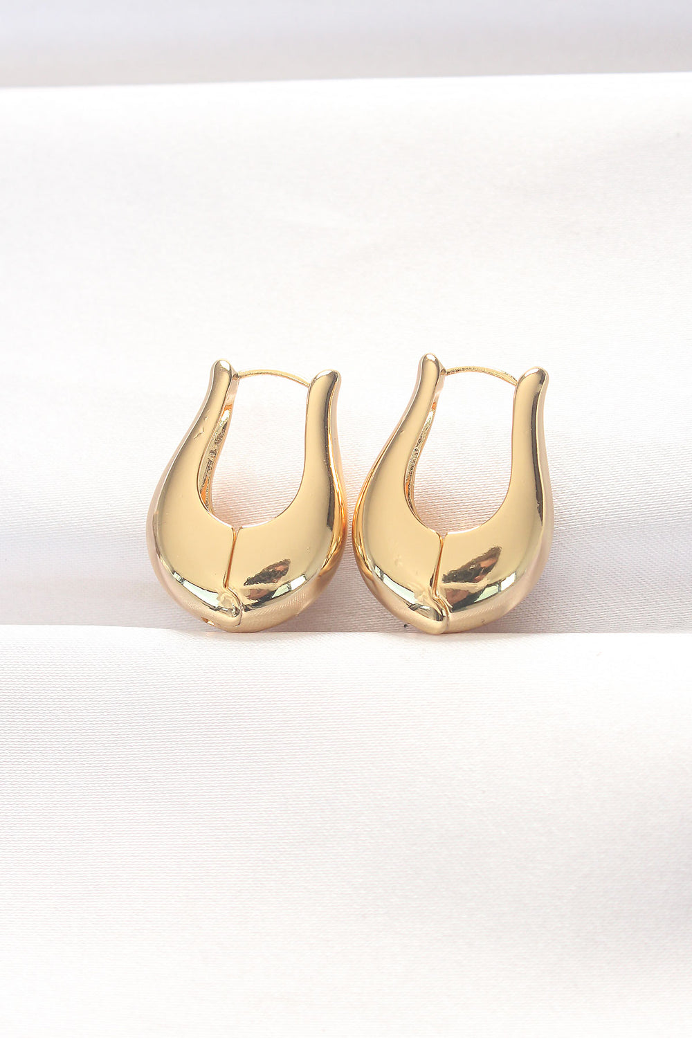 Pirinç Gold Renk Bombeli Küpe TG27BKP8878
