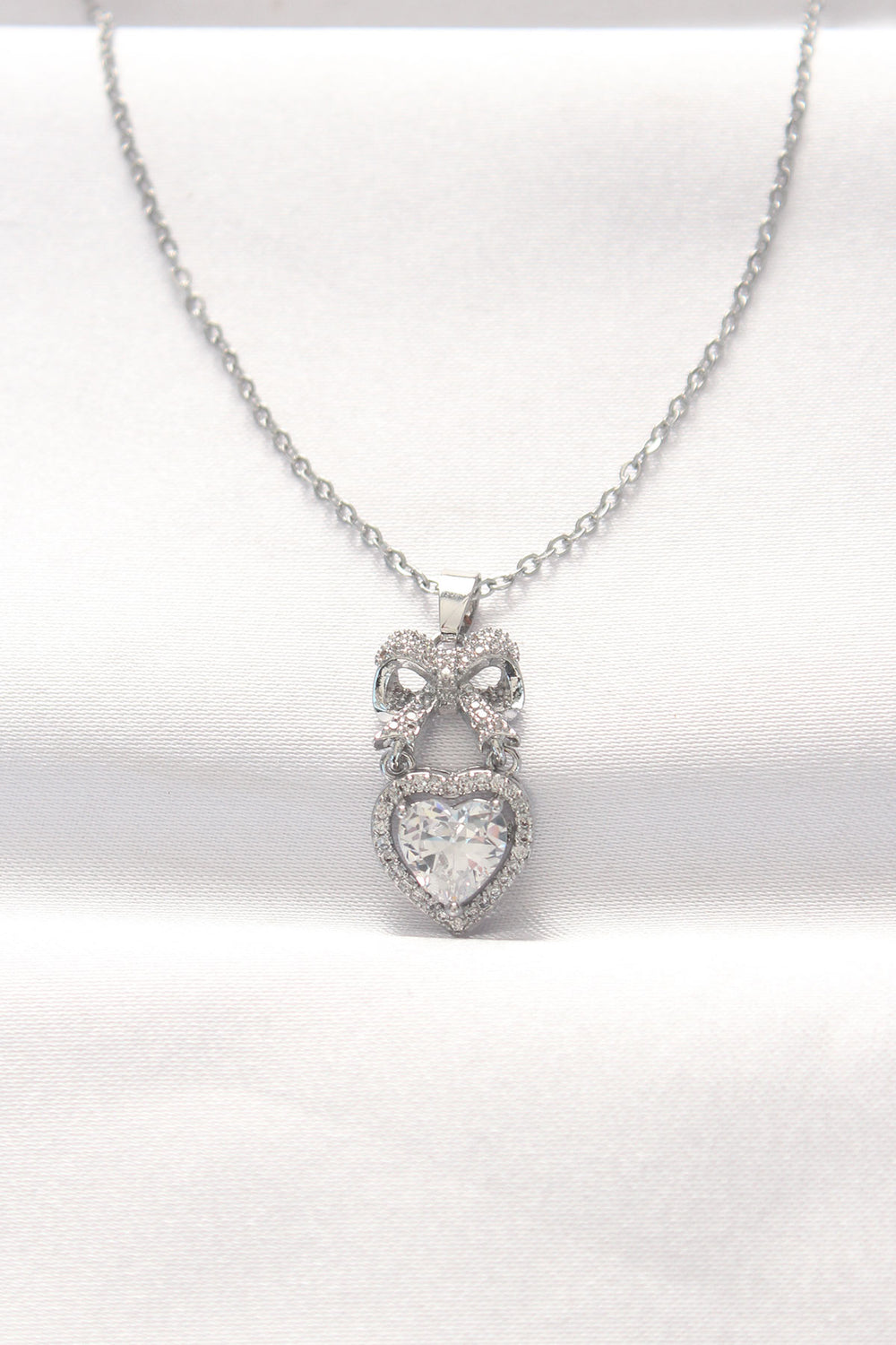 316L Çelik Silver Renk Zirkon Taşlı Kalpli Fiyonk Kolye TG27BKO8519