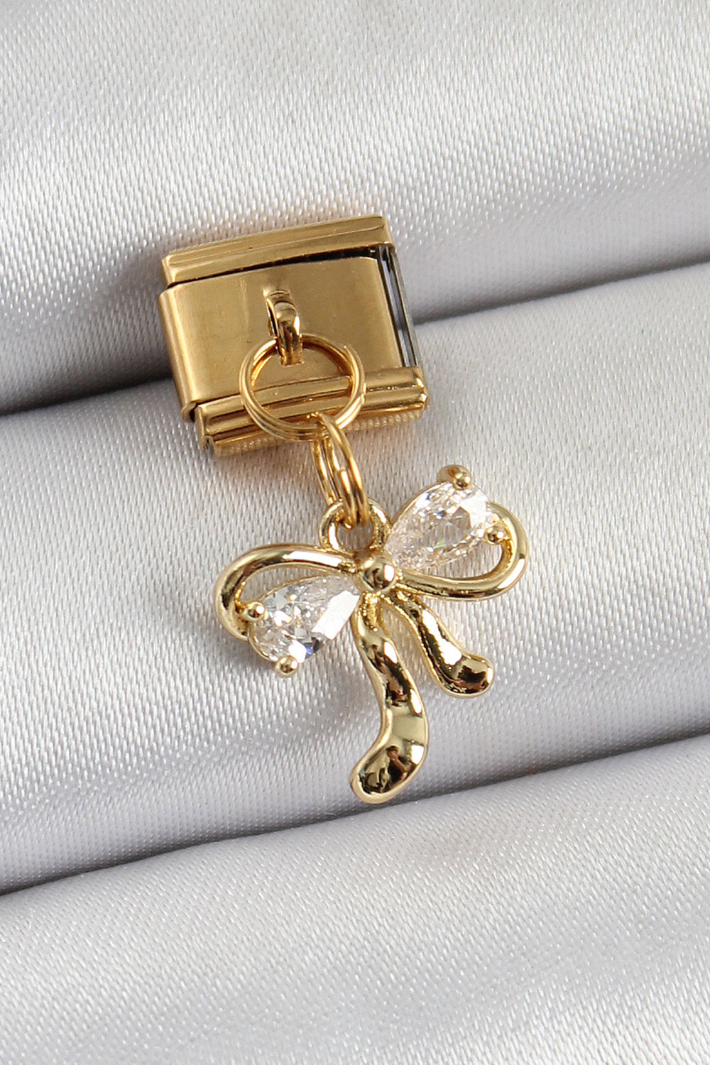 316L Çelik Sallantılı Zirkon Taşlı Fiyonk Model Gold Renk Nomination Charm TG27BC1400