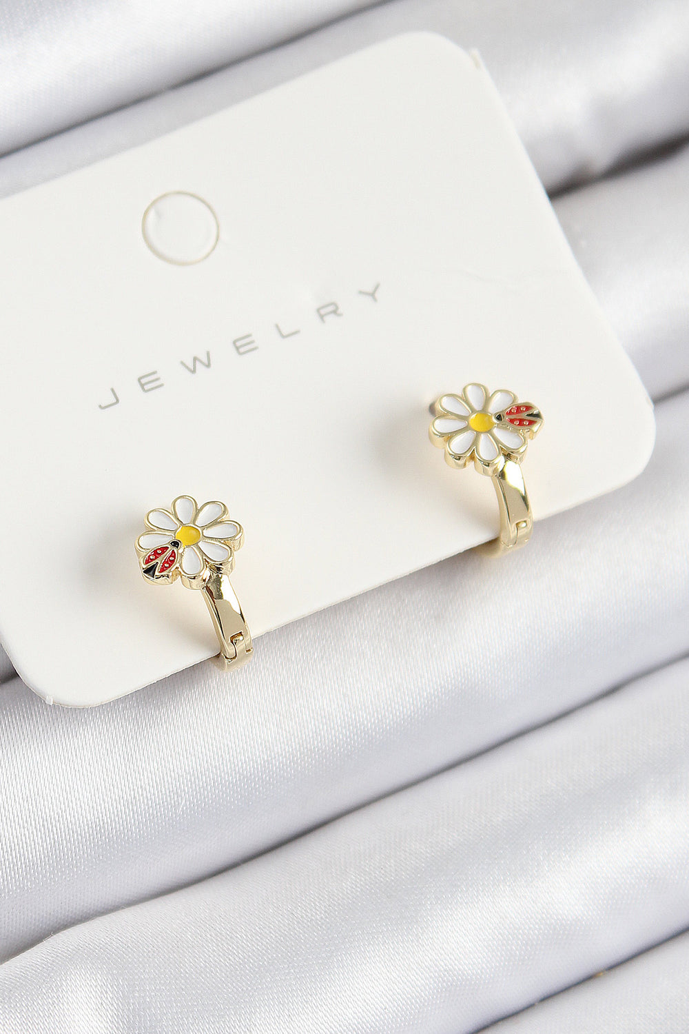 Pirinç Papatya Model Gold Renk Çocuk Küpe TG27BKP10903