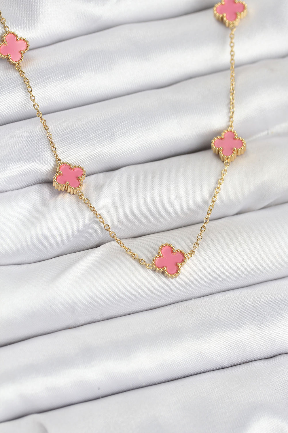316L Çelik Zincir Gold Renk Pembe Baby Boy Yonca Kadın Kolye TG27BKO10572