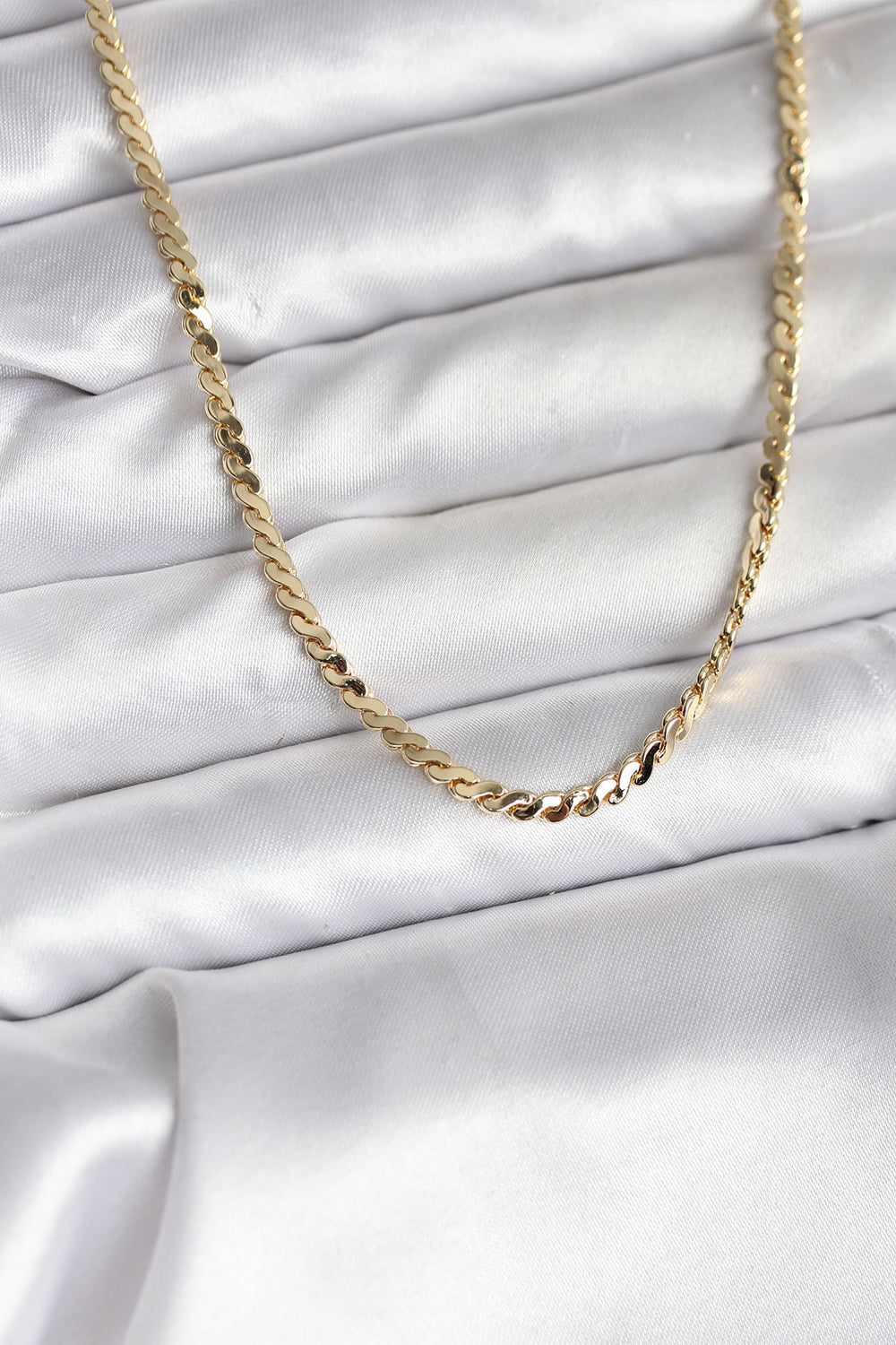 14K Gold Renk Kaplama Ezme Yılan Zincir Model CM Kadın Kolye TG27BKO10735