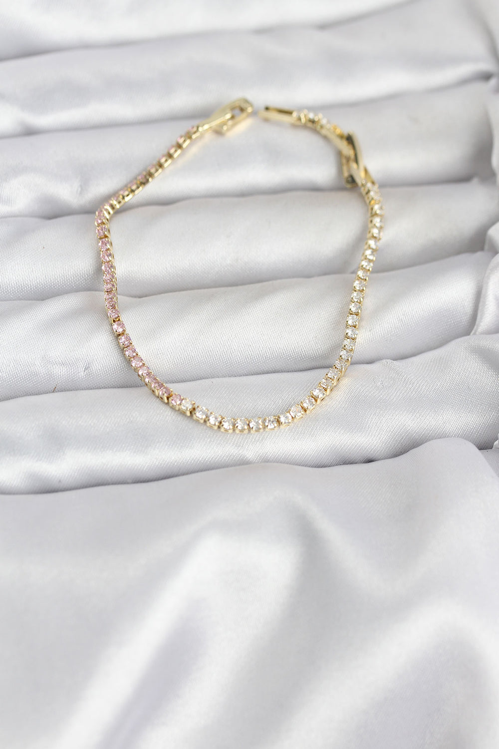 Pembe ve Beyaz Zirkon Taşlı Gold Renk Su Yolu Kadın Bileklik TG27BB8150