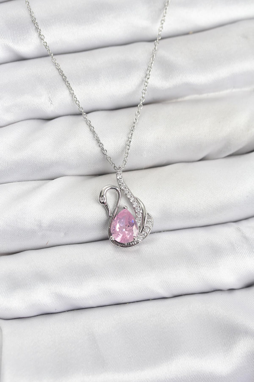 316L Çelik Zincir Gümüş Renk Pembe Kuğu Model Zirkon Taşlı Kadın Kolye TG27BKO10866