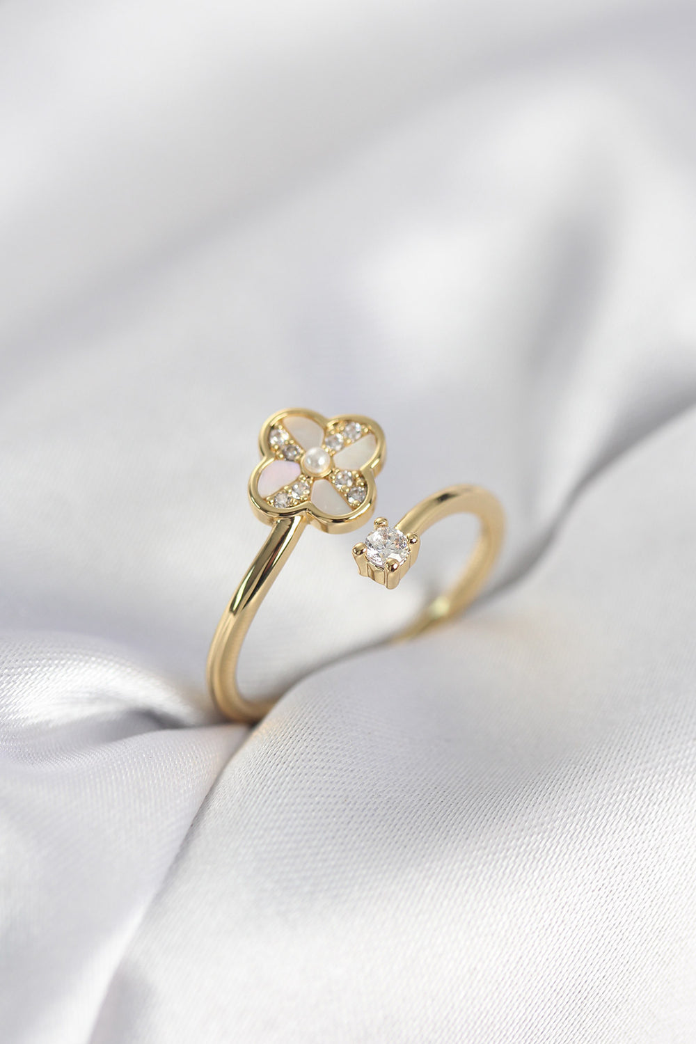 Gold Renk Zirkon Taşlı Yonca Model Kadın Yüzük TG27BYK4054