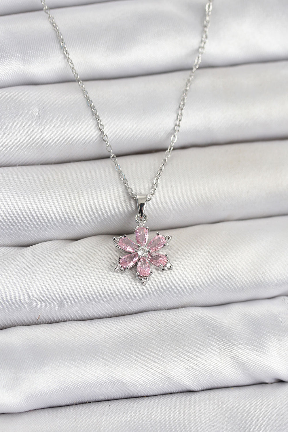 316L Çelik Zincir Gümüş Renk Pembe Zirkon Taşlı Lotus Model Kadın Kolye TG27BKO11064