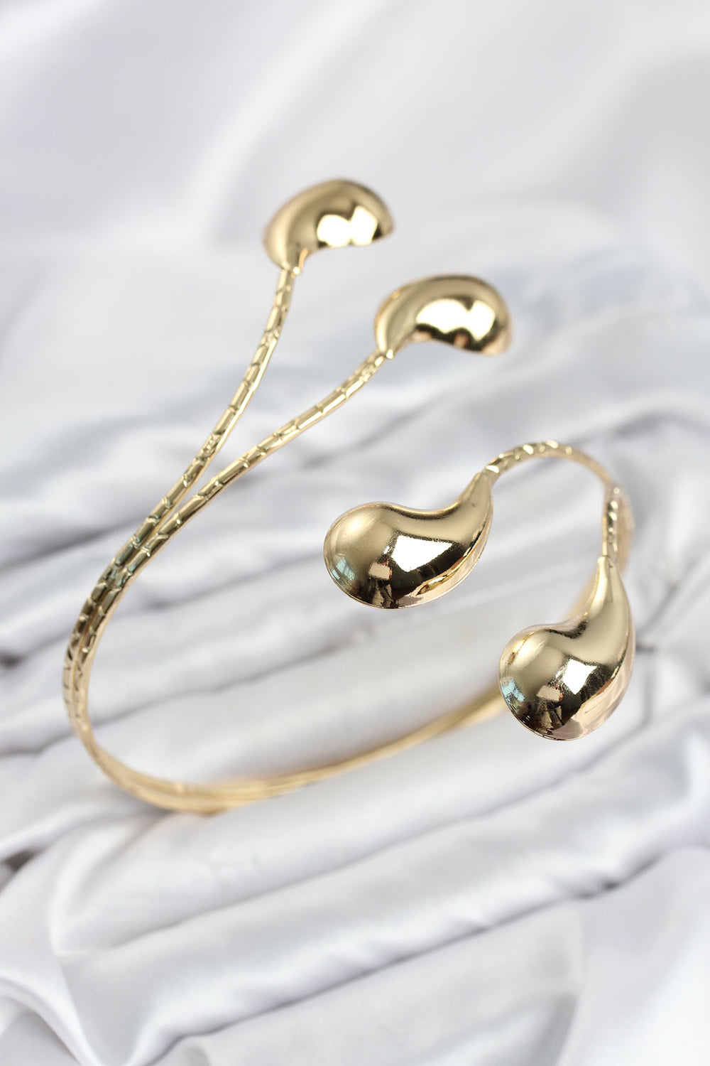 Pazu Bileklik Gold Renk Pirinç Damla Model TG27BB8564