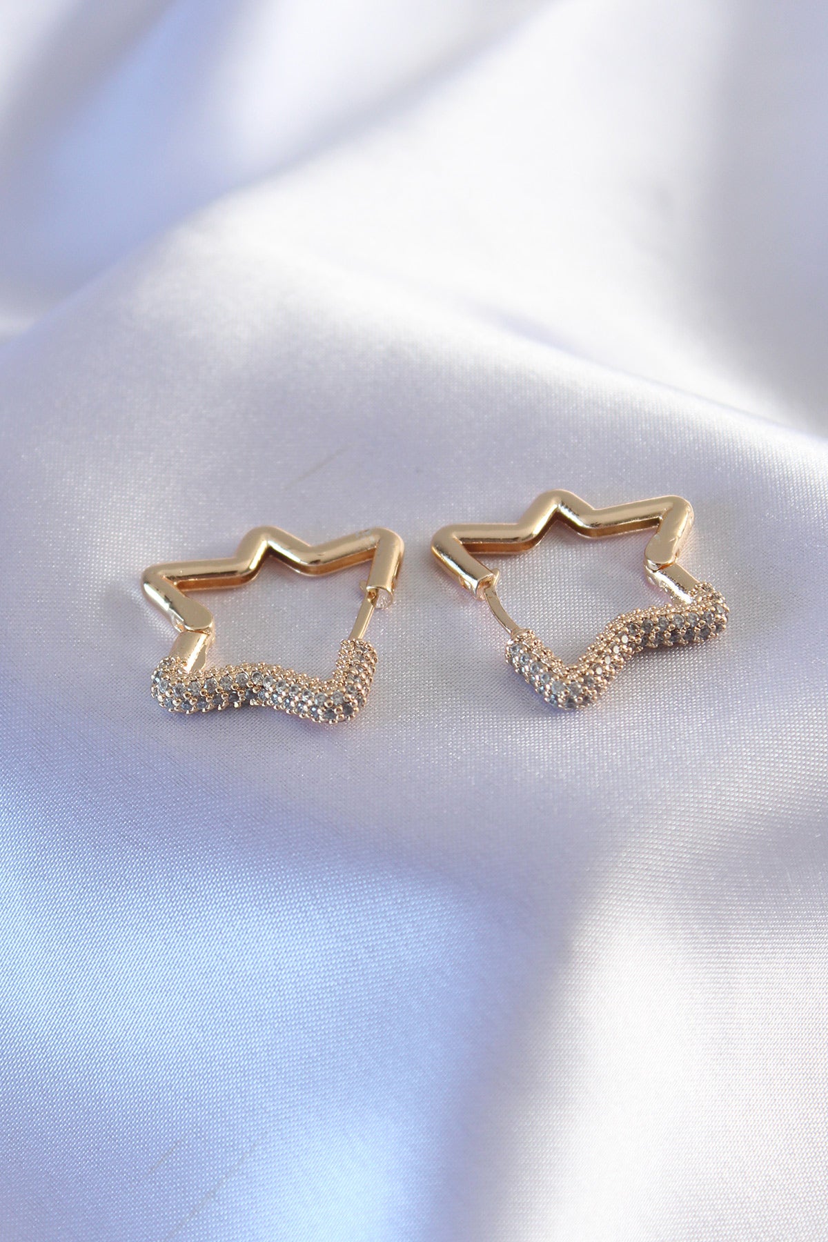 Gold Renk Zirkon Taşlı Yıldız Model Kadın Küpe TG27BKP7236 - Çok Renkli / Standart