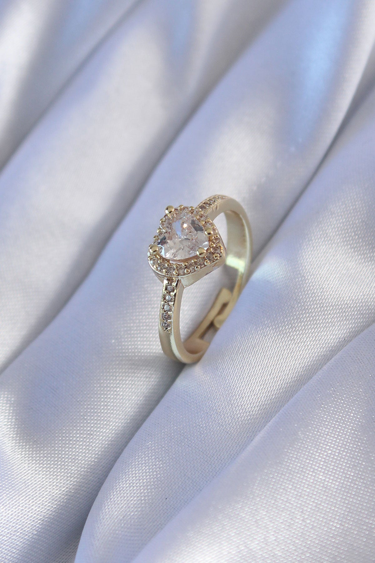 Gold Renk Zirkon Taşlı Kalp Model Pirinç Charm Kadın Yüzük TG27BYK2748 - Standart / Standart
