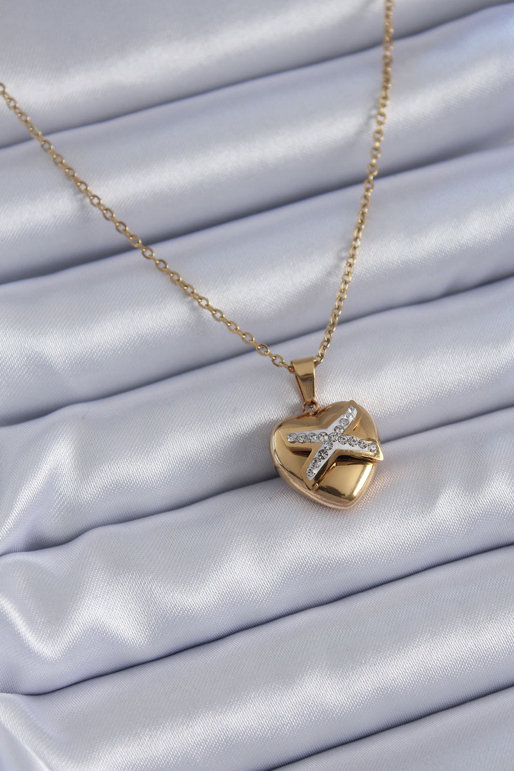 316L Çelik Gold Renk Zirkon Detay Kalp Model Kadın Kolye TG27BKO7626