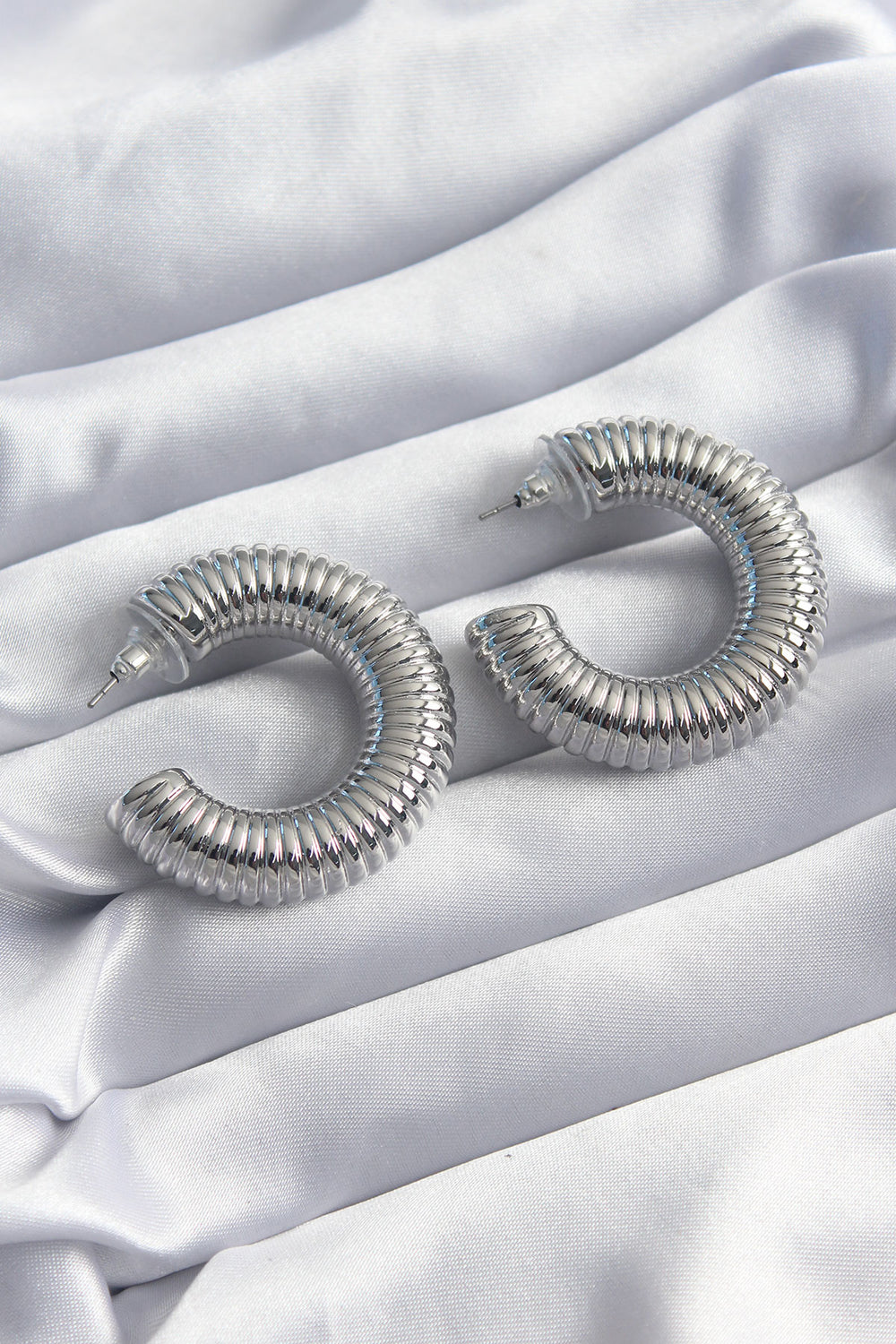 Pirinç Gümüş Renk İşleme Halka Model Kadın Küpe TG27BKP8243