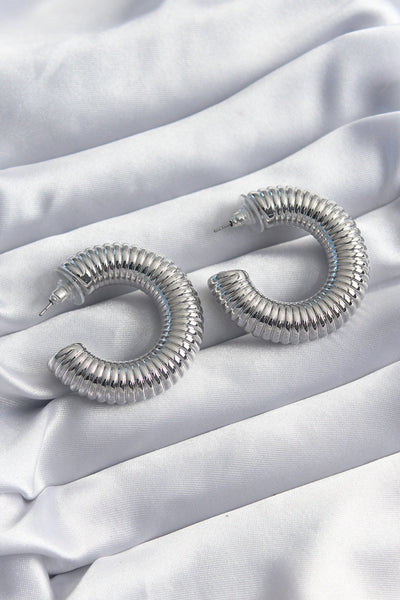 Pirinç Gümüş Renk İşleme Halka Model Kadın Küpe TG27BKP8243