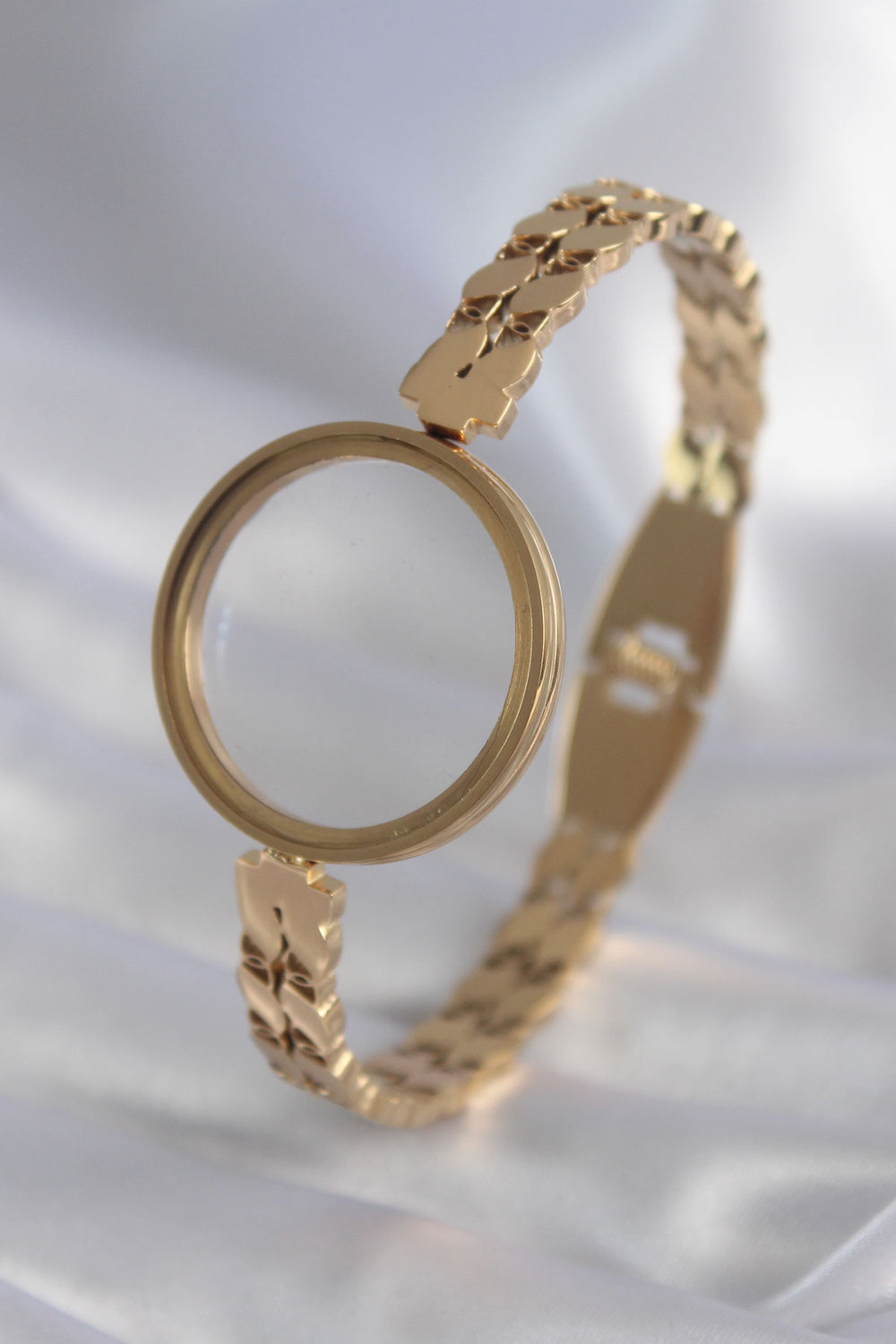 316L Çelik Gold Renk Arpa İşleme Açılabilir Fanus Model Kadın Kelepçe TG27BB5911
