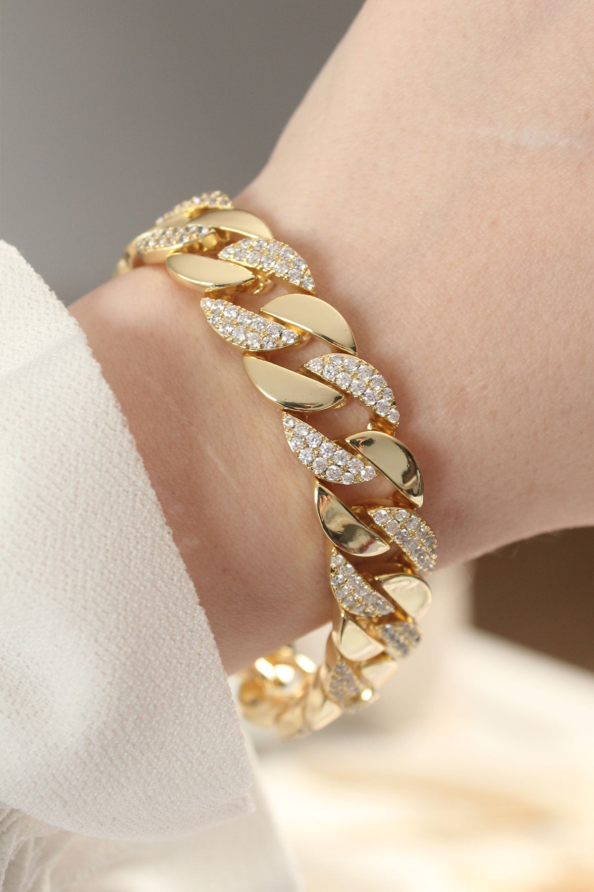 Vip Seri Pirinç Zirkon Taşlı Gold Renk Gurmet Bileklik TG27BB6049 - Çok Renkli / Standart