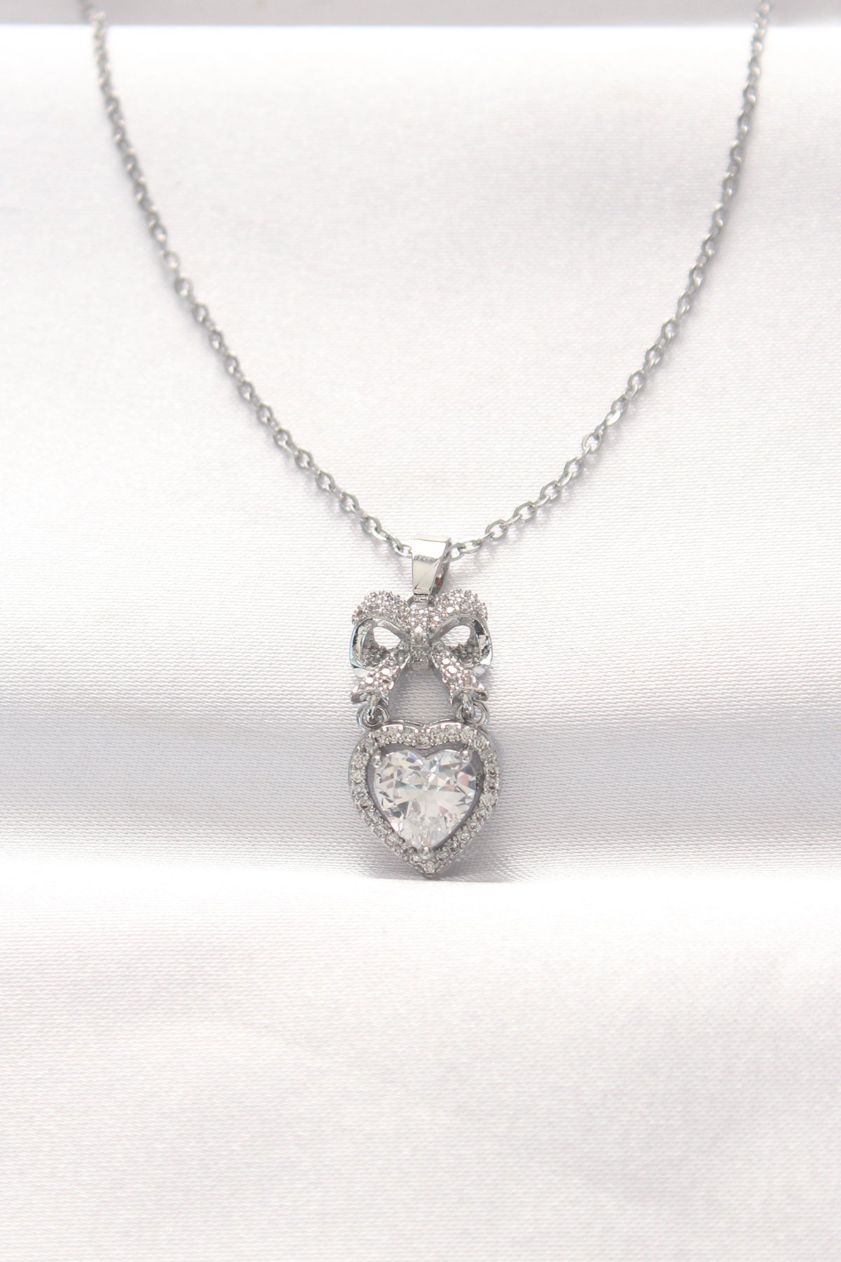316L Çelik Silver Renk Zirkon Taşlı Kalpli Fiyonk Kolye TG27BKO8519 - Çok Renkli / Standart