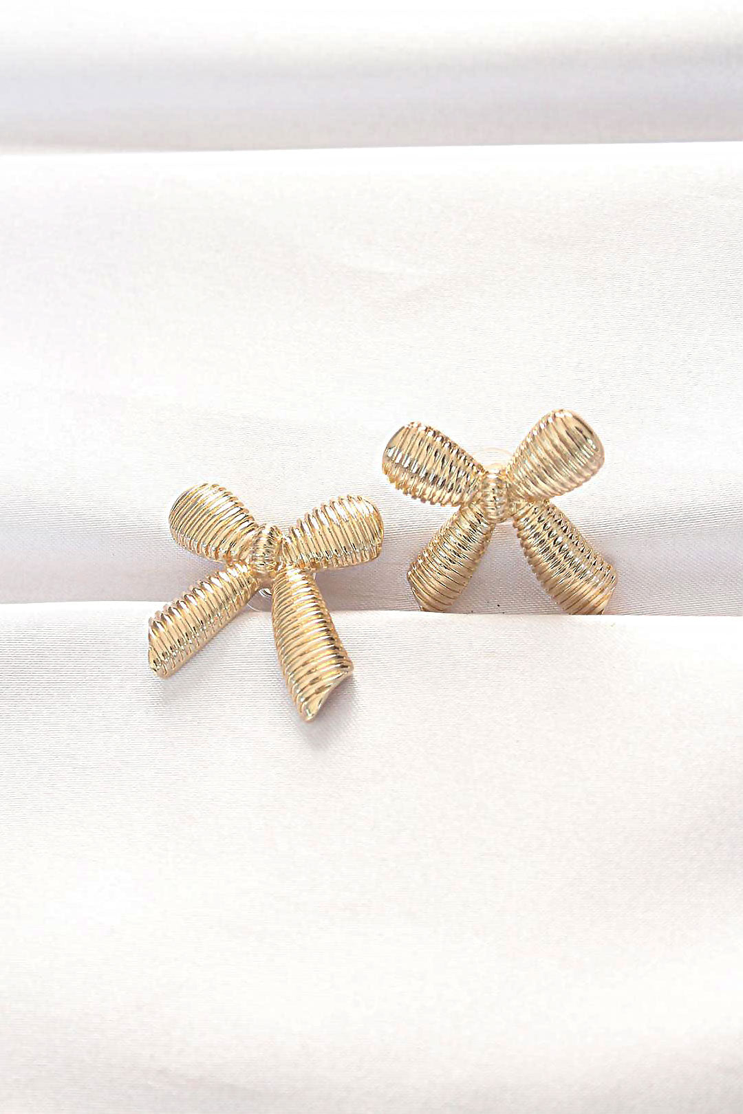 Pirinç Gold Renk Fiyonk Küpe TG27BKP8944 - Çok Renkli / Standart
