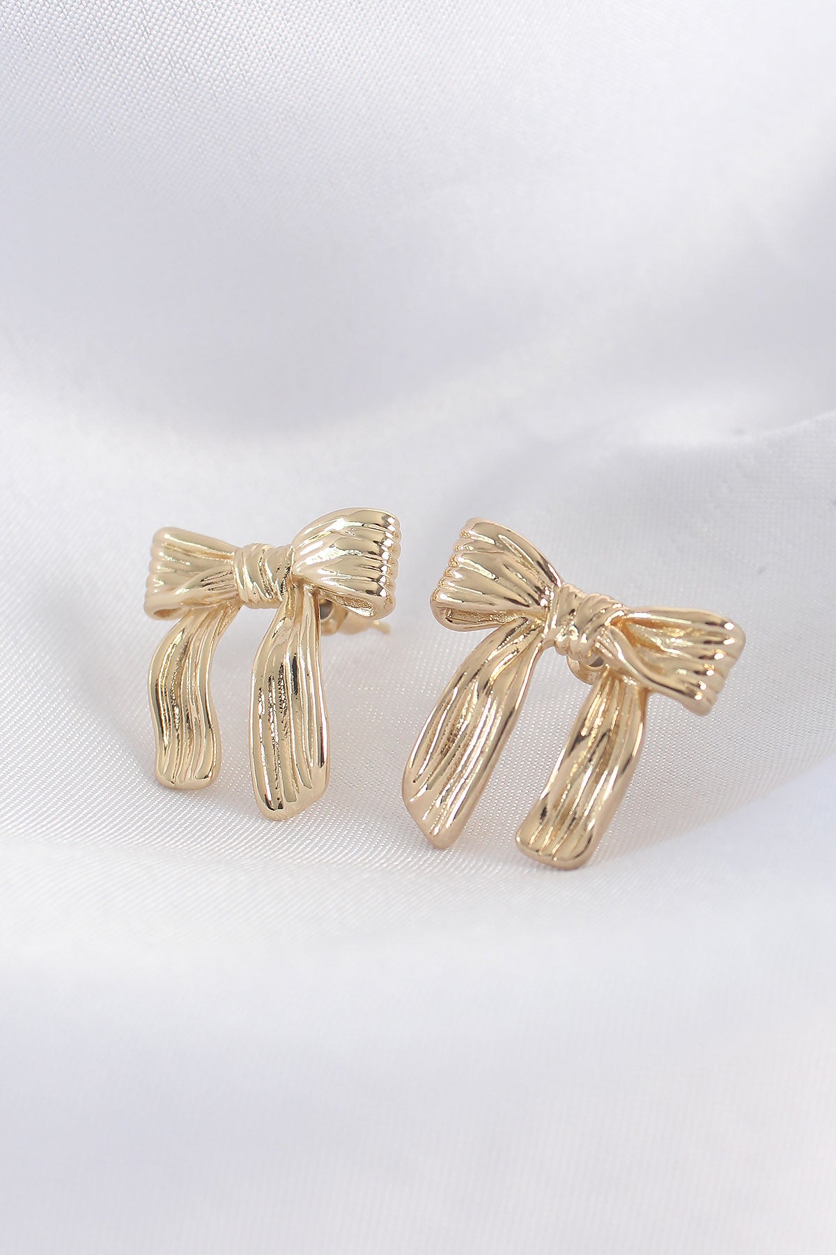 Pirinç Gold Renk Çizgi Detay Fiyonk Küpe TG27BKP8934 - Çok Renkli / Standart