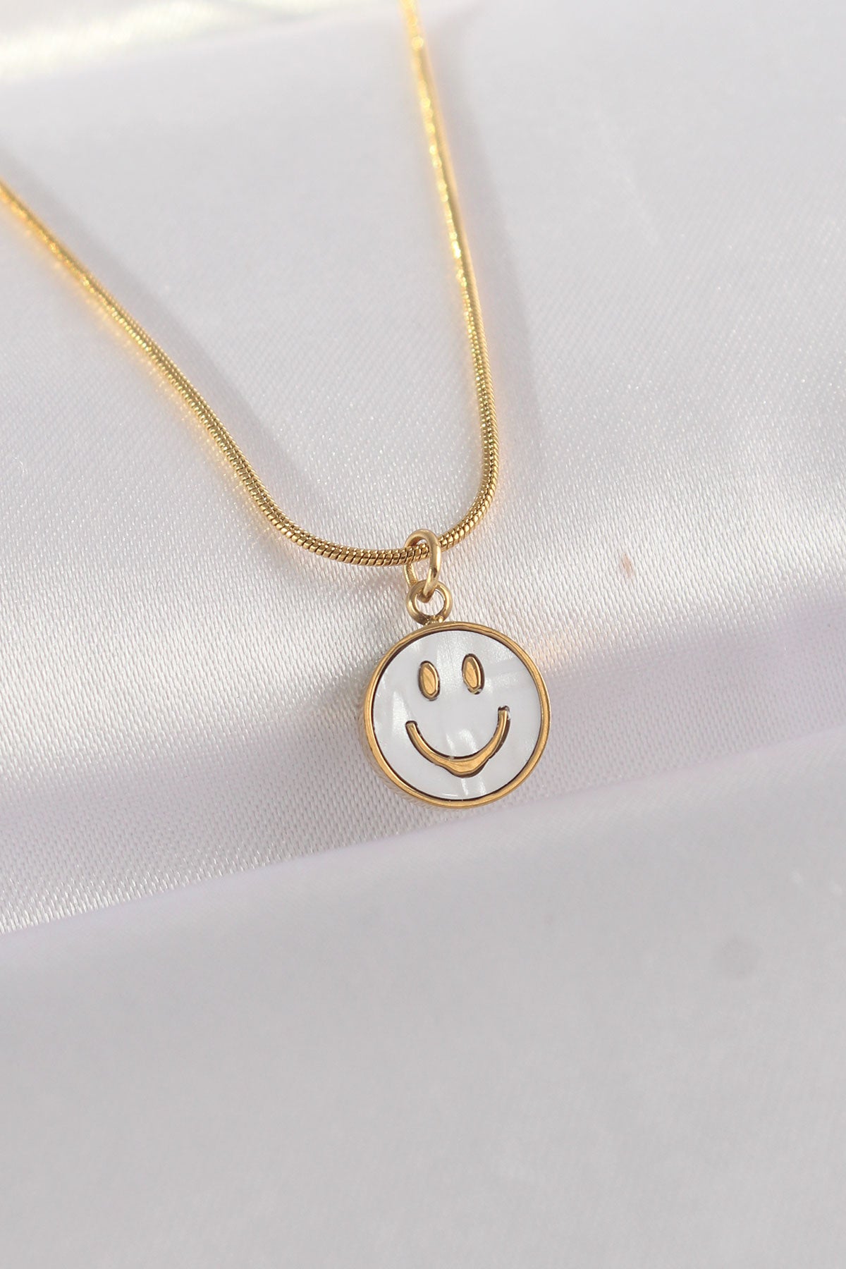 316L Çelik Zincir Altın Renk Mermer Desenli Minimal Smile Kolye TG27BKO8672 - Çok Renkli / Standart