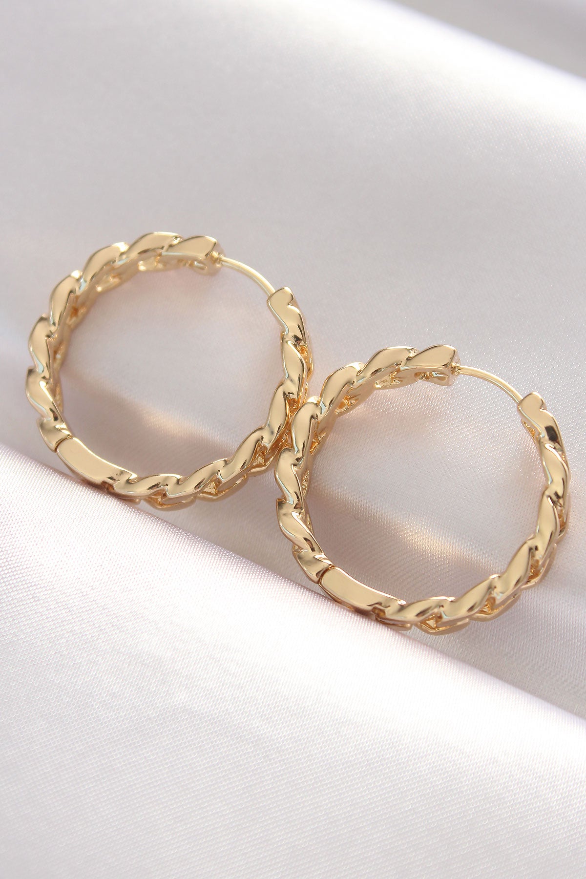 Pirinç Gold Renk Zincir Model Halka Küpe TG27BKP8970 - Çok Renkli / Standart