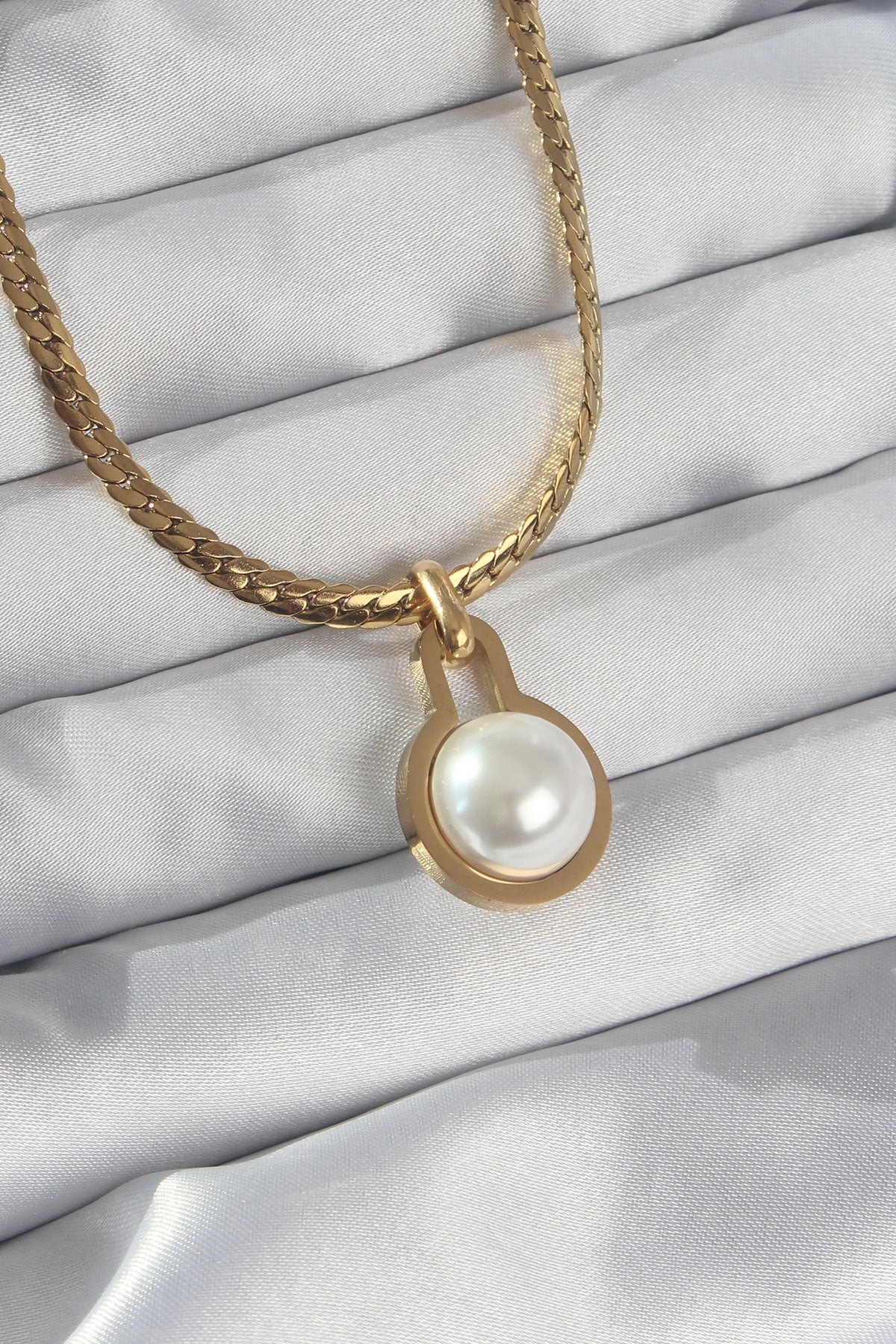 316L Çelik Gold Renk Yassı Zincir İnci Taşlı Kolye TG27BKO8903 - Çok Renkli / Standart