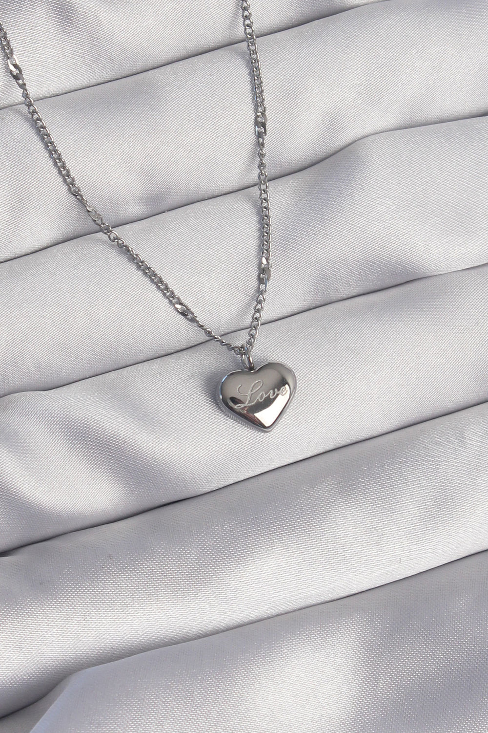 316L Çelik Gümüş Renk Kalp Model Love Kolye TG27BKO8932