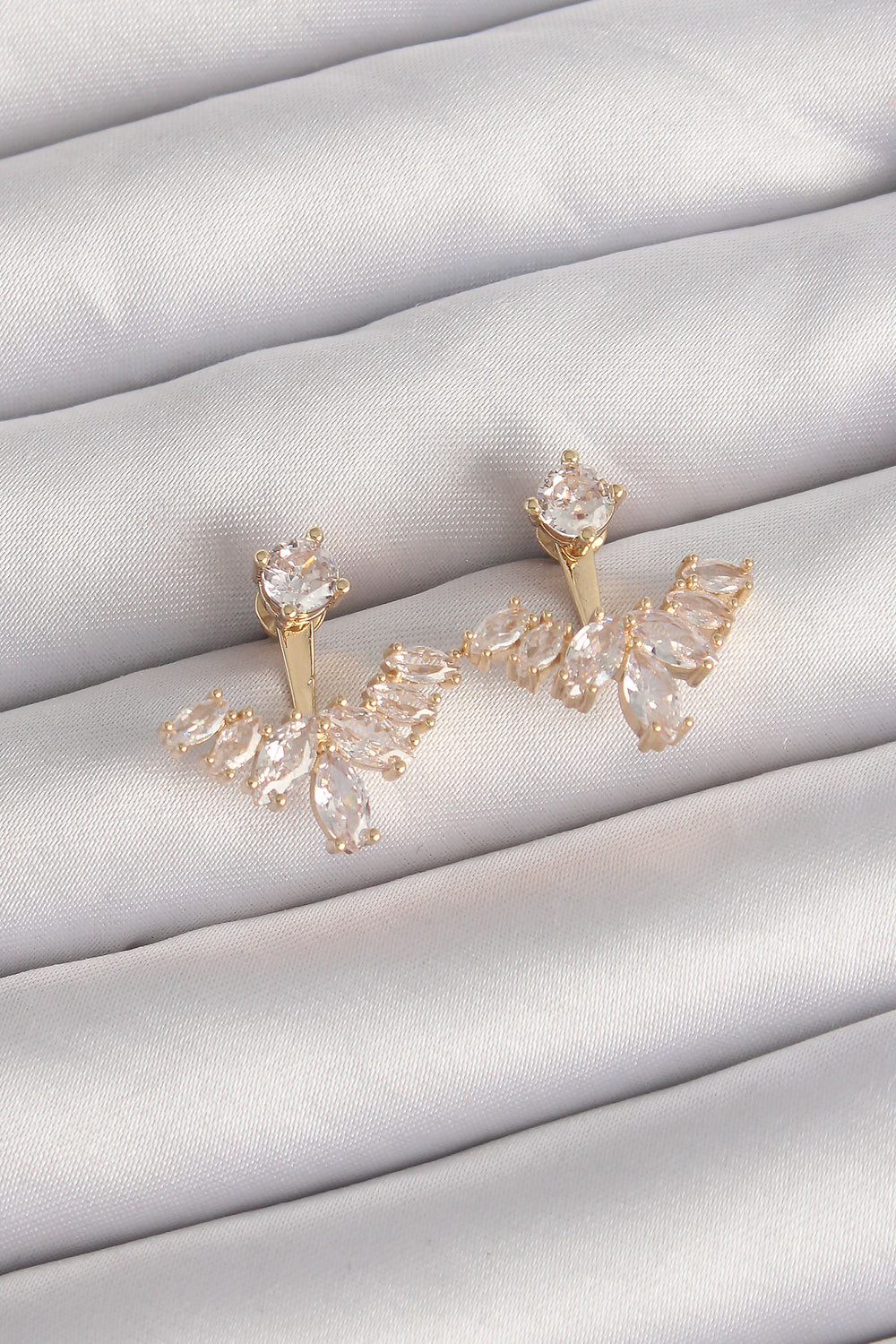 Pirinç Gold Renk Zirkon Taşlı V Model Küpe TG27BKP9291