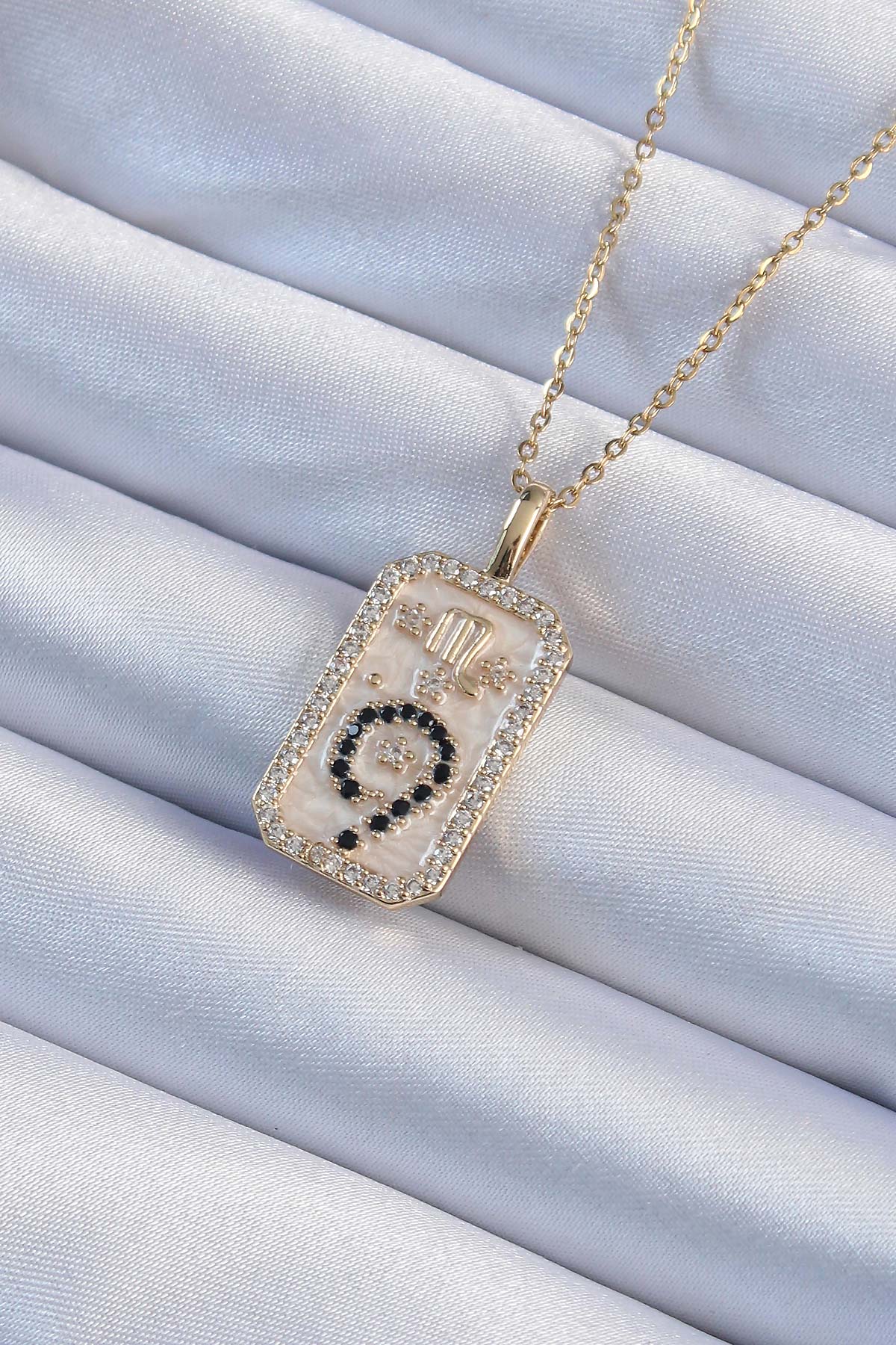 316L Çelik Zincir Altın Renk Zirkon Taşlı Minimal Papatya Figürlü Tarot Kolye TG27BKO9223 - Çok Renkli / Standart