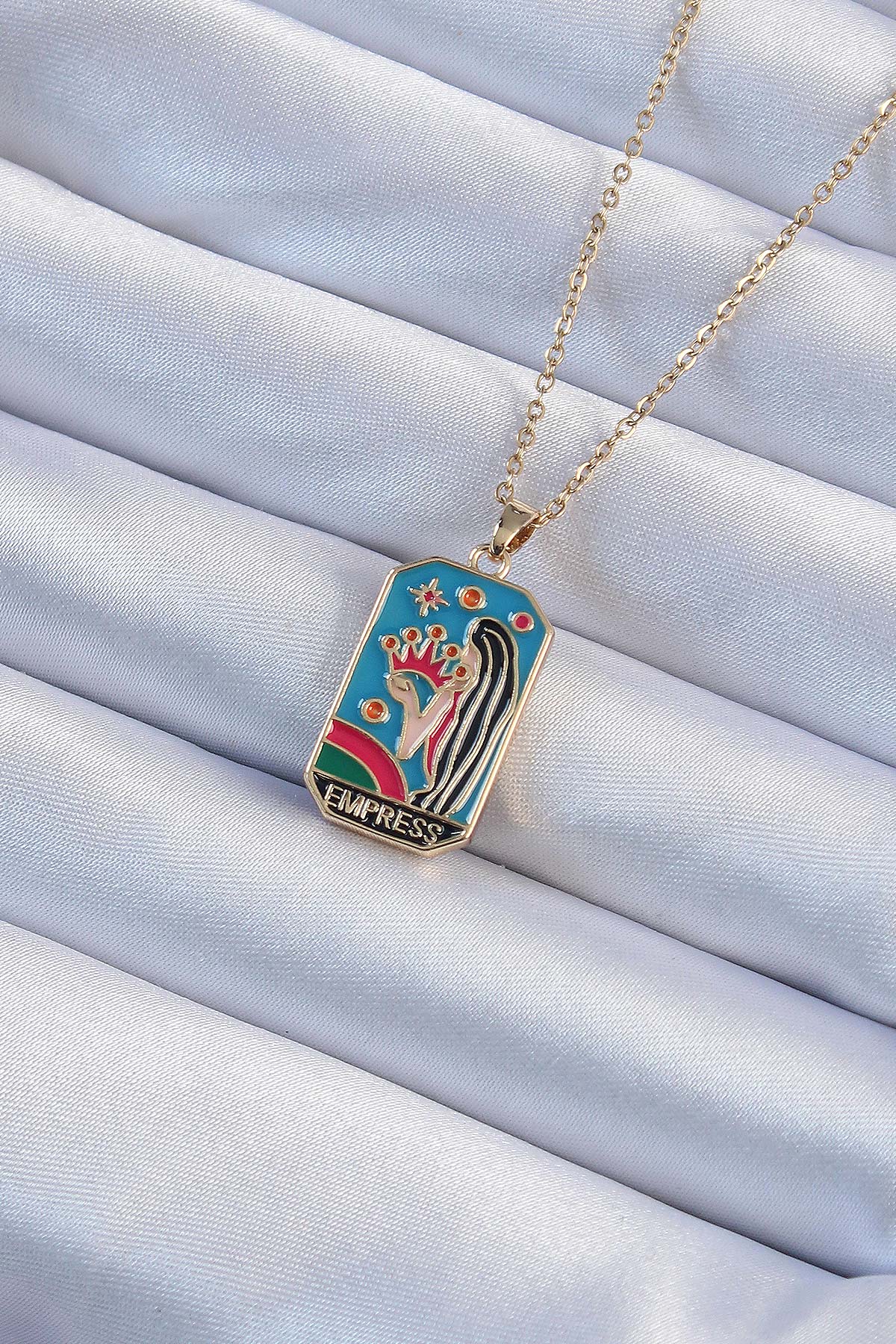 316L Çelik Zincir Altın Renk Taç ve Kız Figürlü Renkli Mineli Tarot Kolye TG27BKO9229 - Çok Renkli / Standart