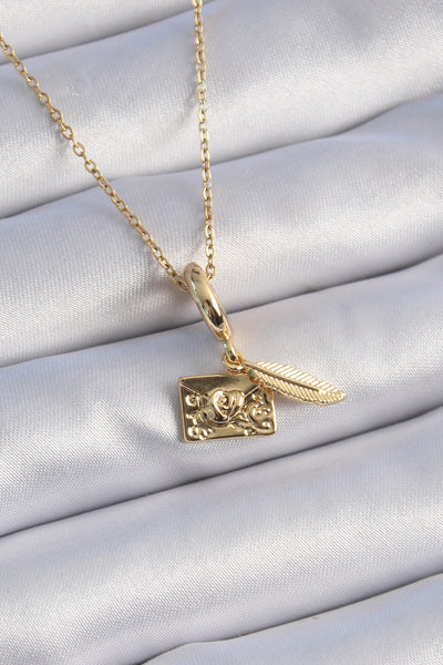 316L Çelik Gold Renk Kalp Detay Mektup Figür Charm Model Kadın Kolye TG27BKO9314
