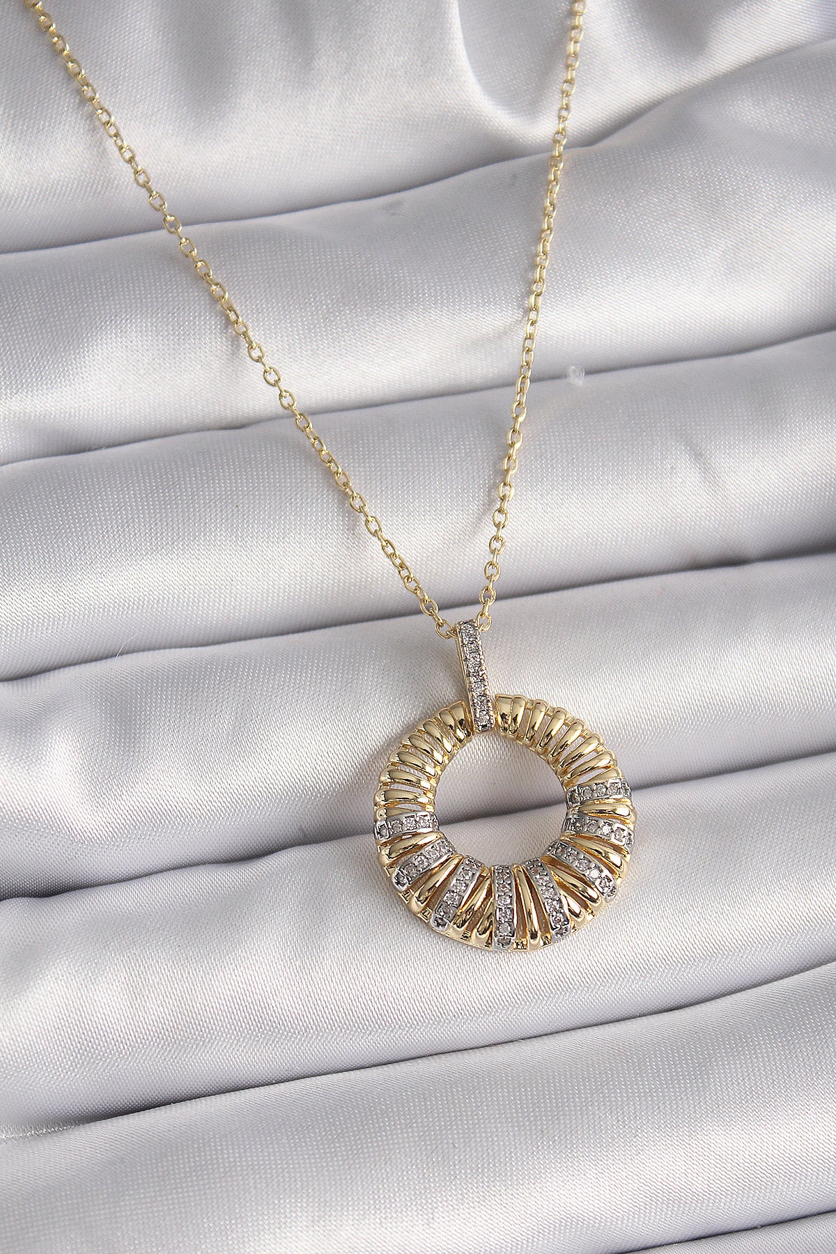 316L Çelik Gold Renk Zincir Gümüş Zirkon Taşlı Daire Model Kadın Kolye TG27BKO9481 - Çok Renkli / Standart