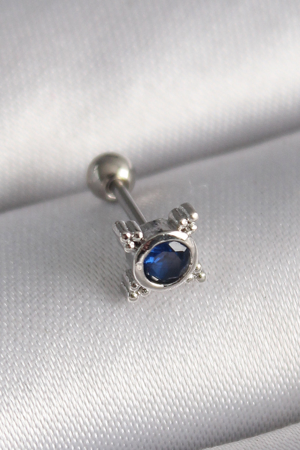 316L Çelik Gümüş Renk Mavi Zirkon Taşlı Tragus Piercing TG27PR1285