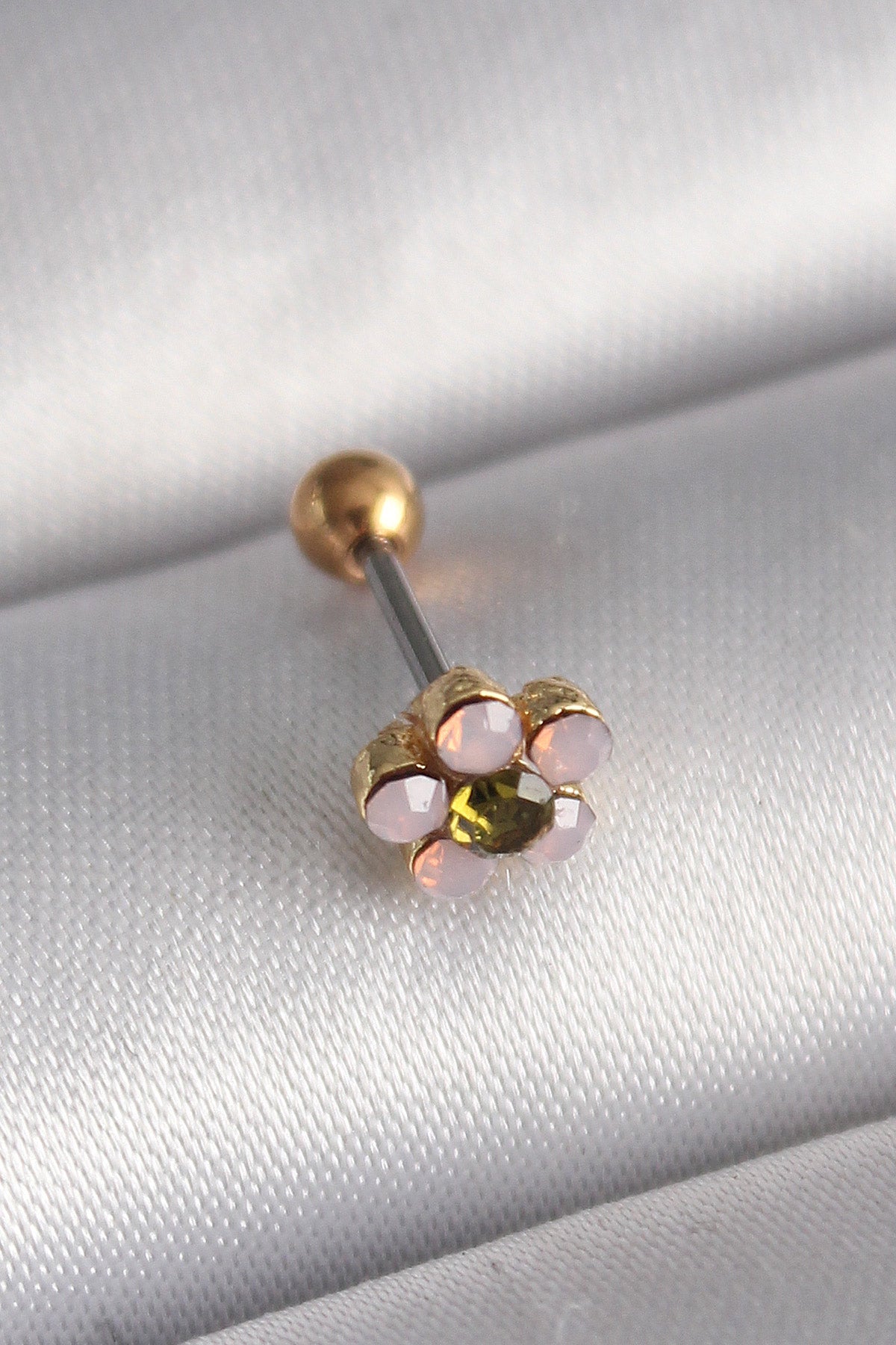 316L Çelik Gold Renk Zirkon Taşlı Çiçek Tragus Piercing TG27PR1276 - Çok Renkli / Standart