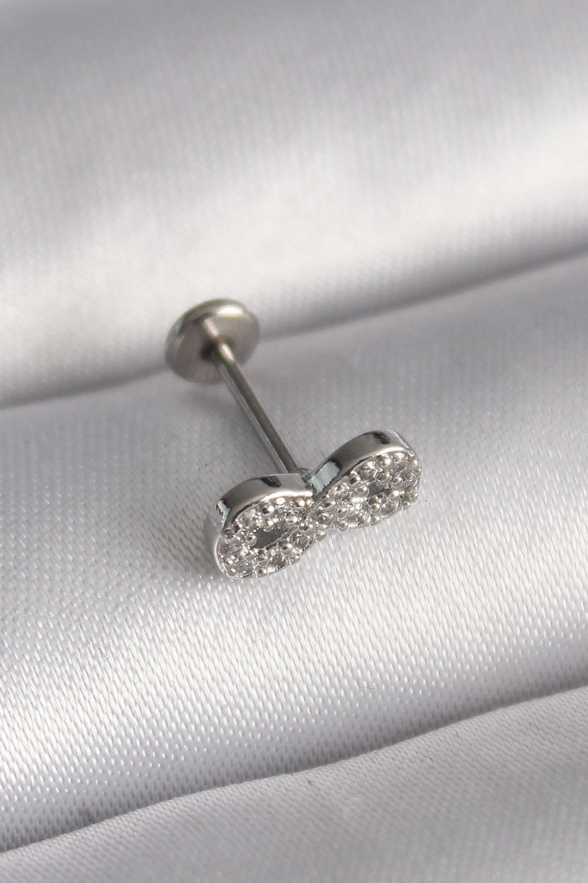 316L Çelik Gümüş Renk Zirkon Taşlı Sonsuzluk Model Tragus Piercing TG27PR1345 - Çok Renkli / Standart