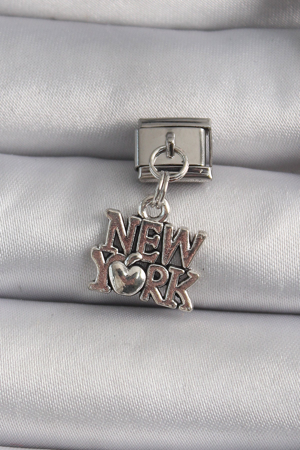 316L Çelik Gümüş Renk Sallantı New York Yazı Model Nomination Charm TG27BC1120 - Çok Renkli / Standart
