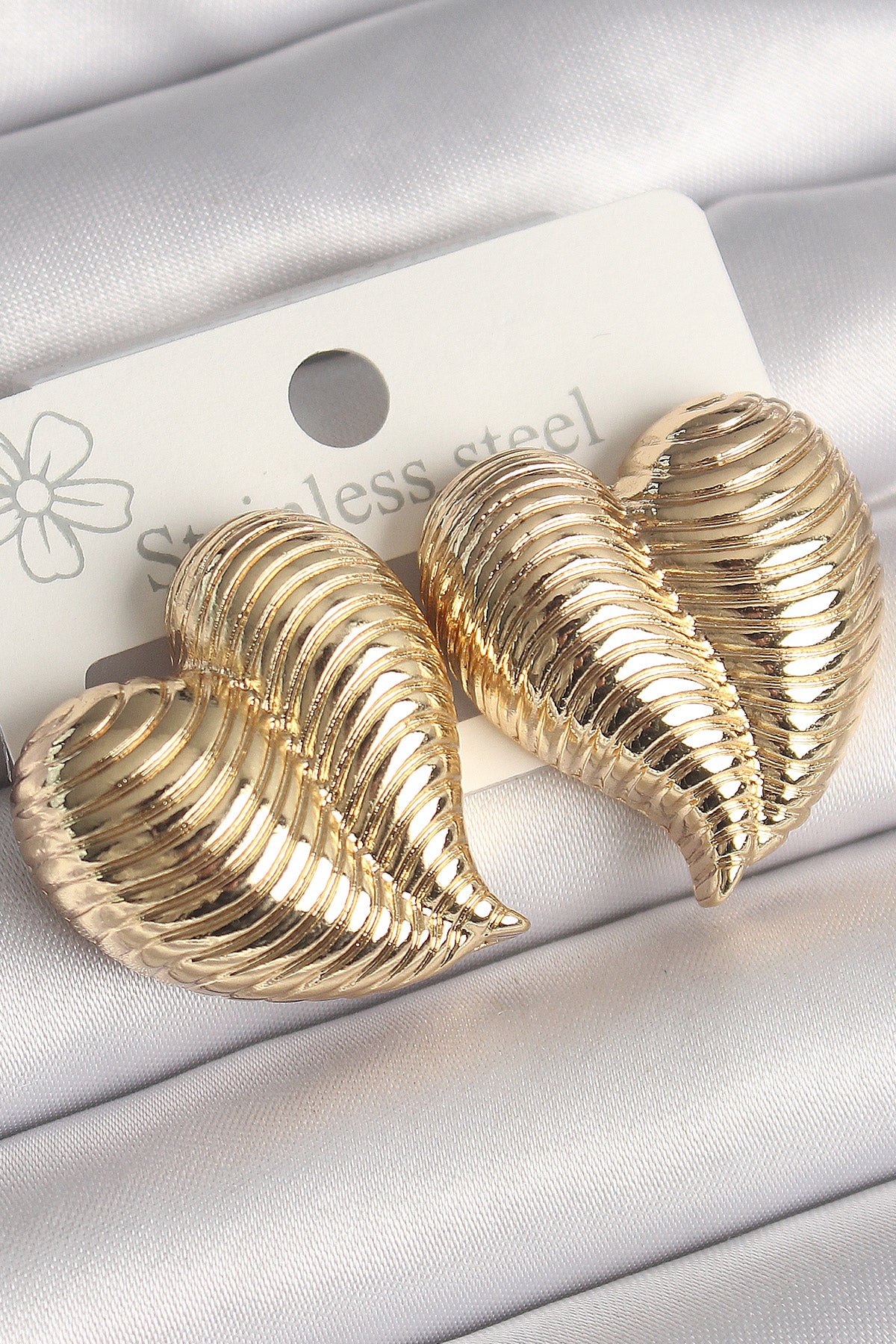 Pirinç Gold Renk İşlemeli Bomba Kalp Model Kadın Küpe TG27BKP10260 - Çok Renkli / Standart