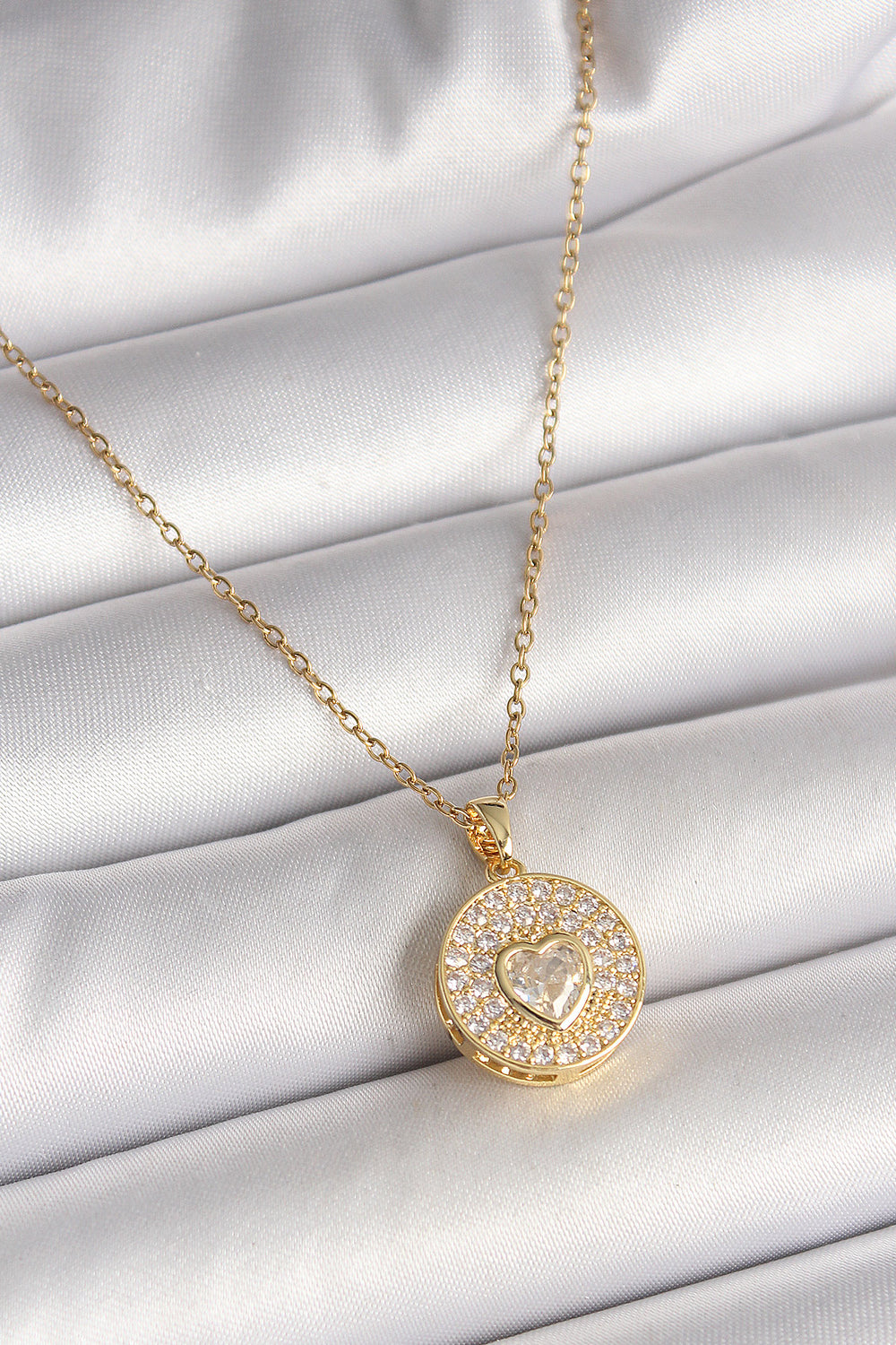 316L Çelik Gold Renk Zincir Madalyon Zirkon Taşlı Kalp Model Kadın Kolye TG27BKO9946