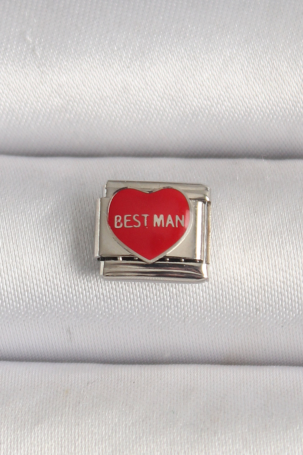 316L Çelik Gümüş Renk 'Best Man' Yazılı Kırmızı Kalp İşlemeli Nomination Charm TG27BC1208