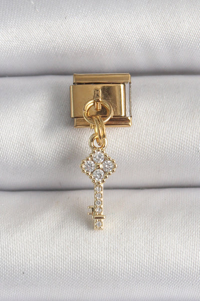 316L Çelik Gold Renk Sallantı Zirkon Taşlı Anahtar Model Nomination Charm TG27BC1347
