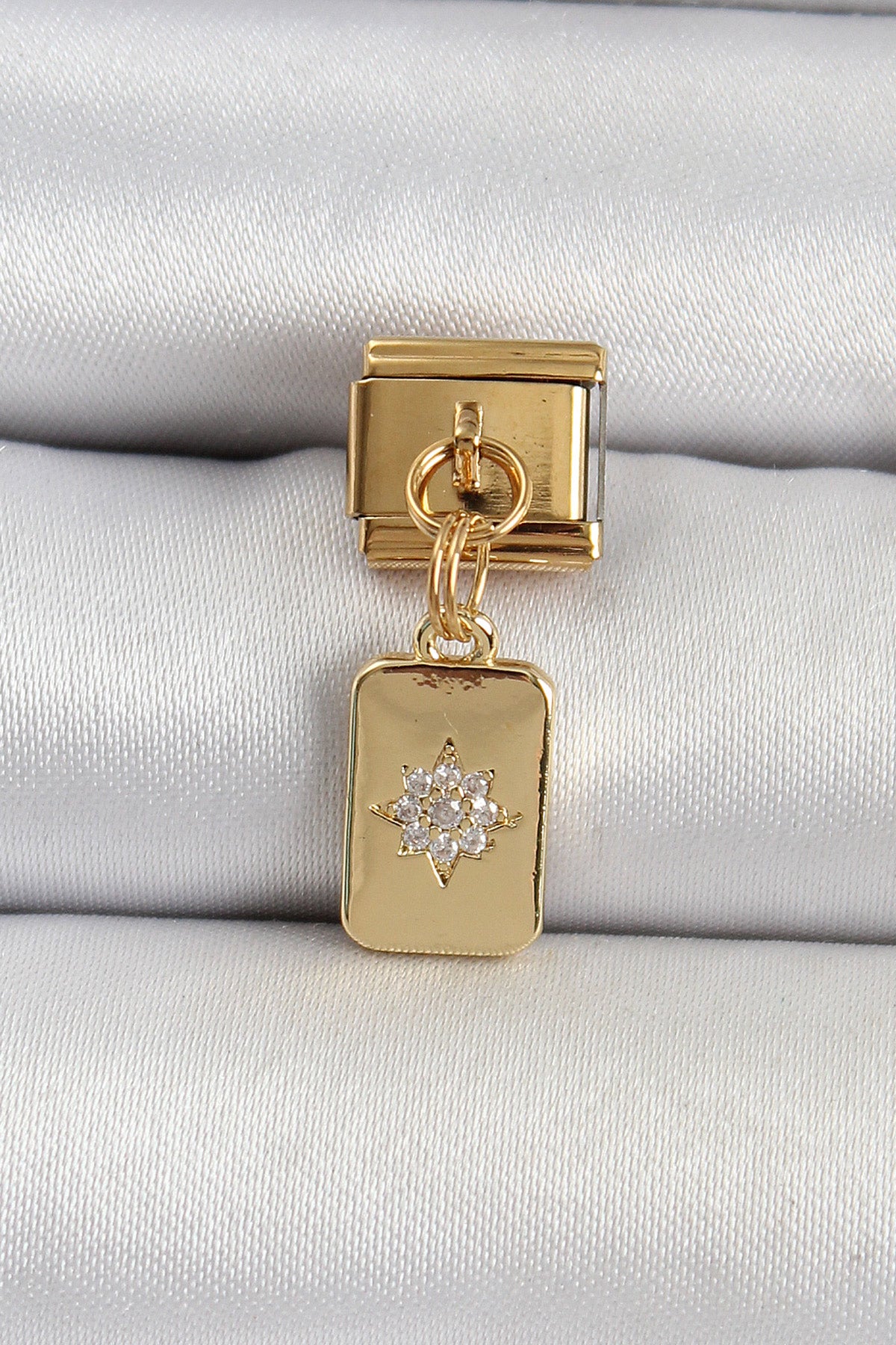 316L Çelik Sallantılı Zirkon Taşlı Kutup Yıldızı Figürlü Dikdörtgen Model Gold Renk Nomination Charm TG27BC1406 - Çok Renkli / Standart