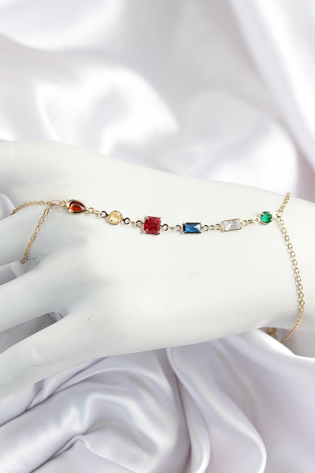 Pirinç Renkli Zirkon Taşlı Y Model Gold Renk Kadın Şahmeran TG27SN684 - Çok Renkli / Standart