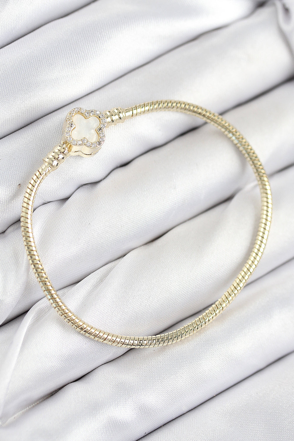 Pirinç Charm Zirkon Taşlı Yonca Model Gold Renk Kadın Bileklik TG27BB7805