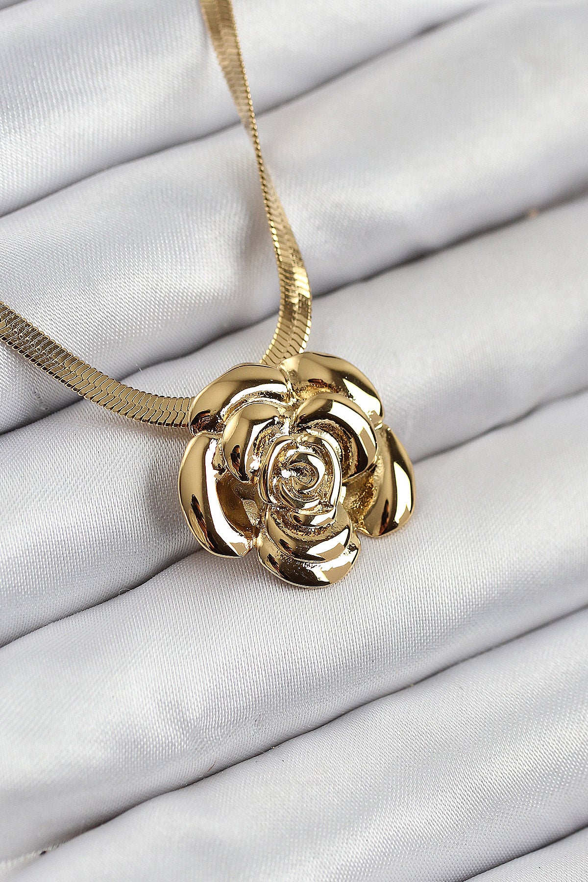 316L Çelik Gül Figürlü İtalyan Zincir Model Gold Renk Kadın Kolye TG27BKO10513 - Çok Renkli / Standart