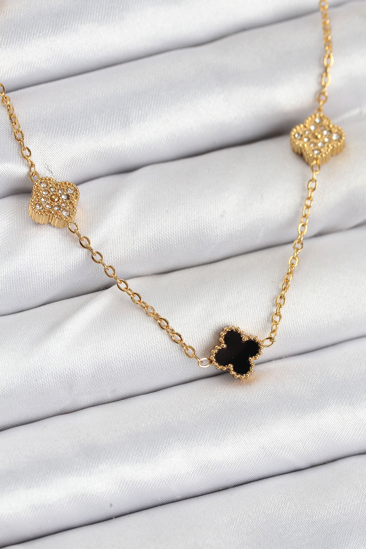 316L Çelik Zincir Gold Renk Siyah ve Zirkon Taşlı Baby Boy Yonca Kadın Kolye TG27BKO10592 - Çok Renkli / Standart