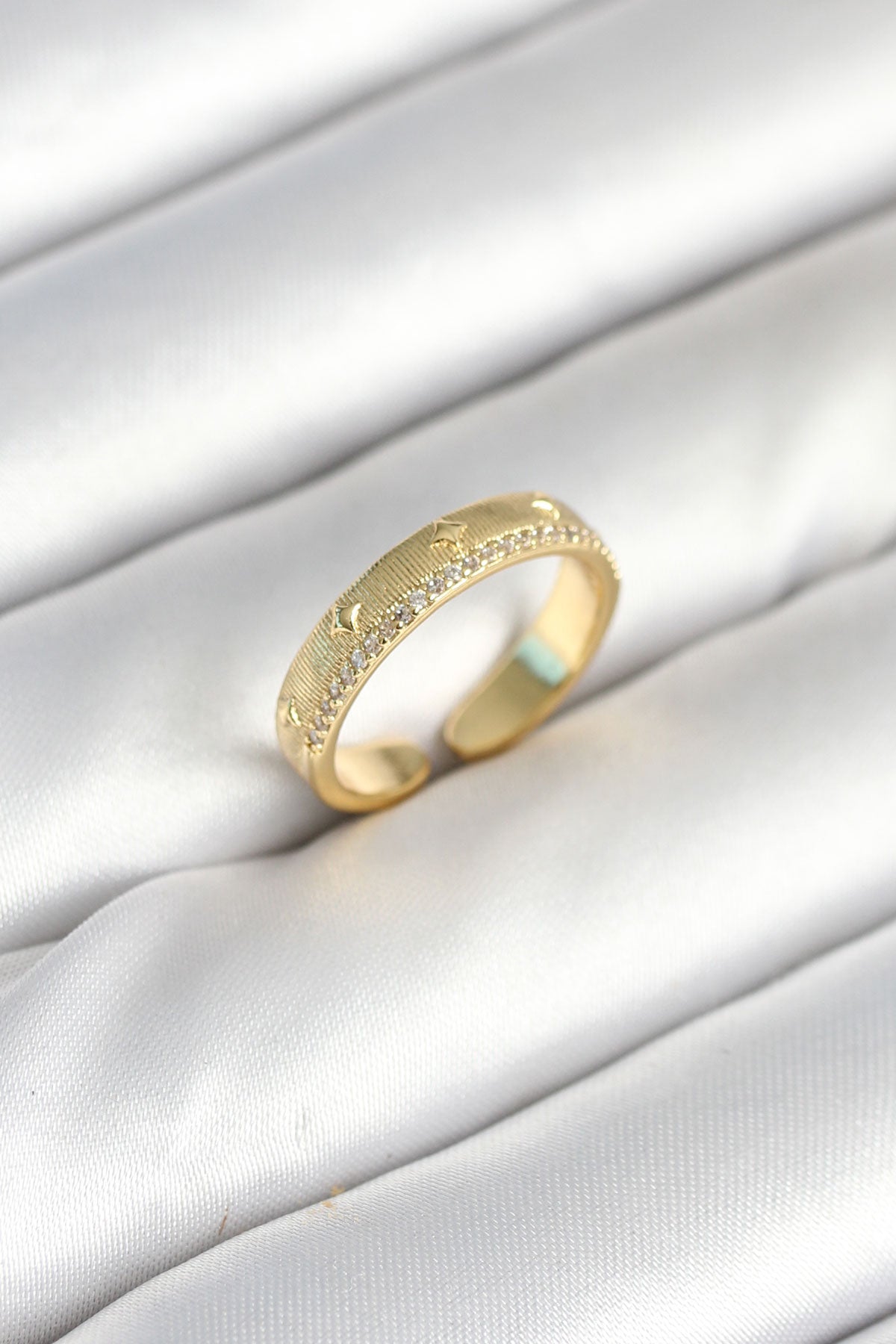 Gold Renk Şerit Zirkon Taşlı Kadın Yüzük TG27BYK3905 - Çok Renkli / Standart