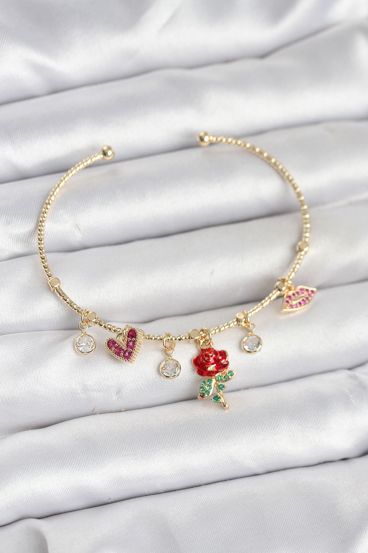 Gül Charmlı Gold Renk Pirinç Kadın Bileklik TG27BB8043 - Çok Renkli / Standart