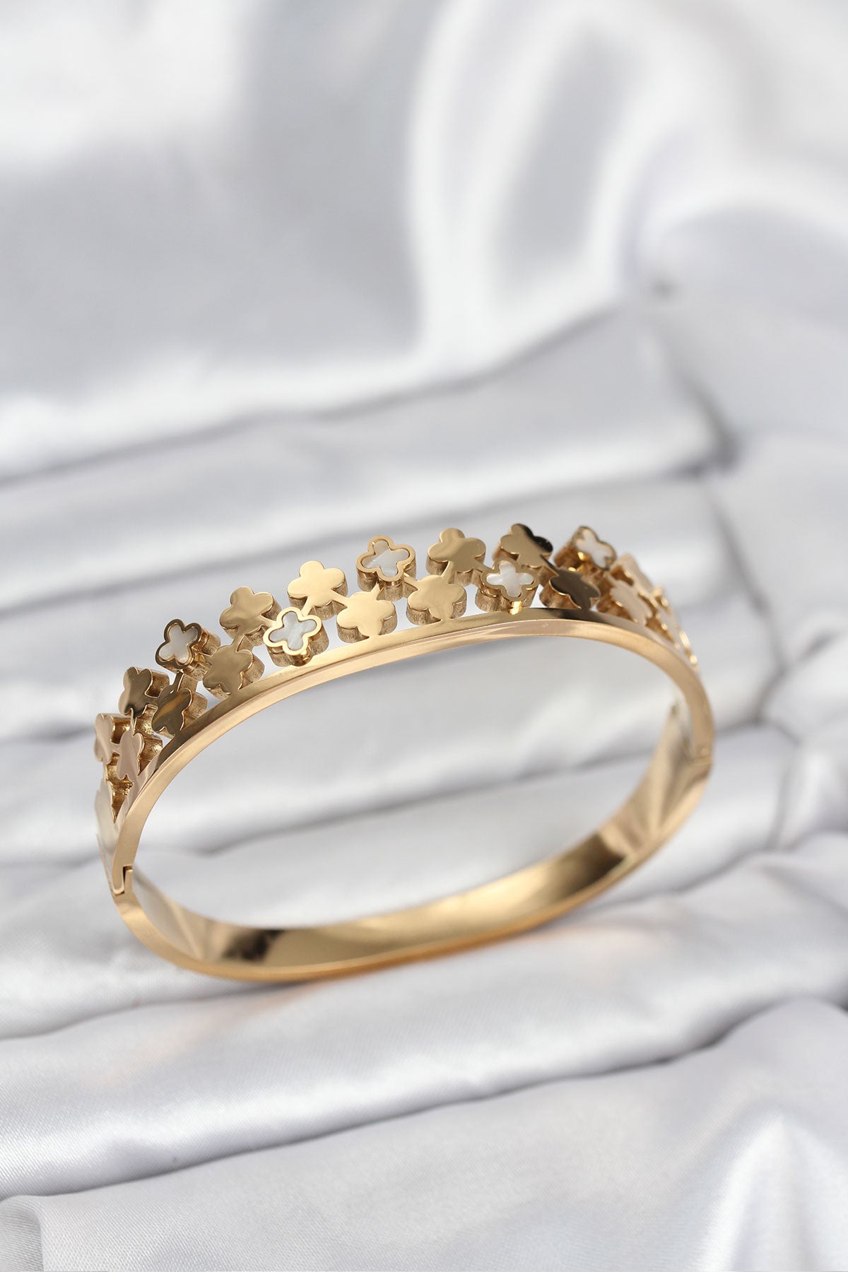 316L Çelik Gold Renk Minimal Yoncalı Kadın Kelepçe Bileklik TG27BB8072 - Çok Renkli / Standart
