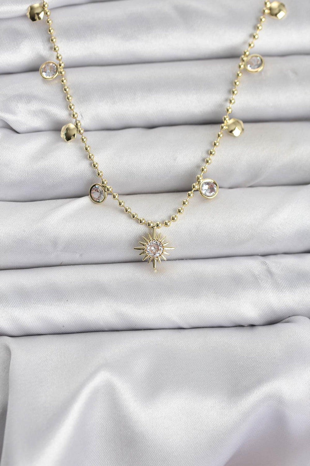 Zirkon Taşlı Kutup Yıldızı Model Pirinç Gold Renk Kadın Kolye TG27BKO10648