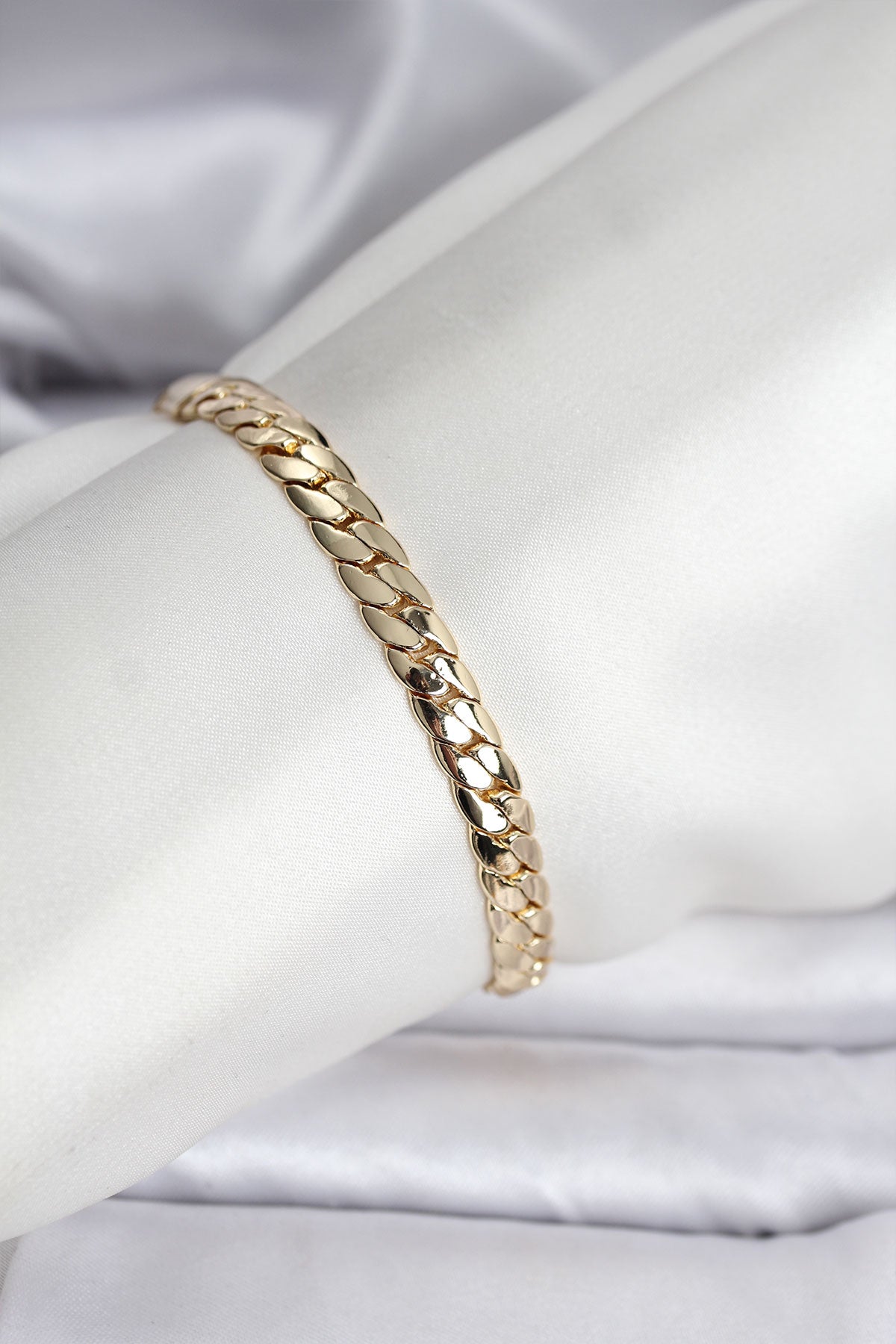 14K Gold Renk Kaplama Ezme Zincir Model Kadın Bileklik TG27BB8116 - Çok Renkli / Standart
