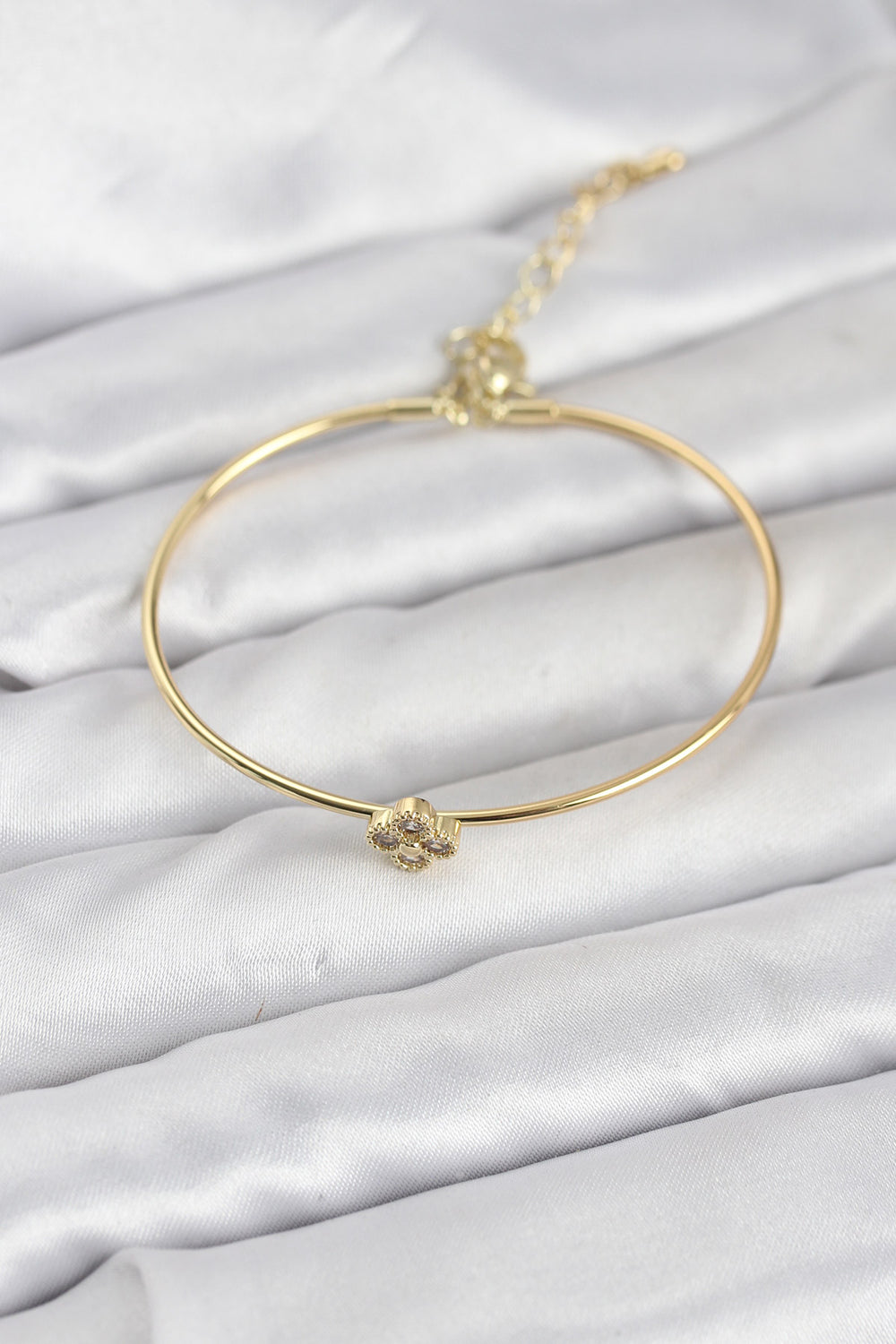 Zirkon Taşlı Yonca Model Gold Renk Kadın Bileklik TG27BB8235