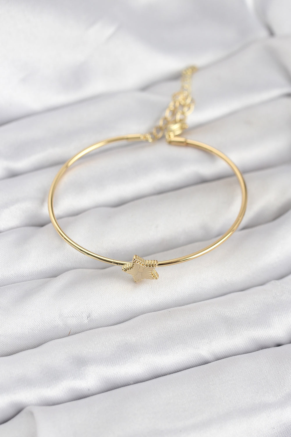 Yıldız Model Gold Renk Kadın Bileklik TG27BB8236